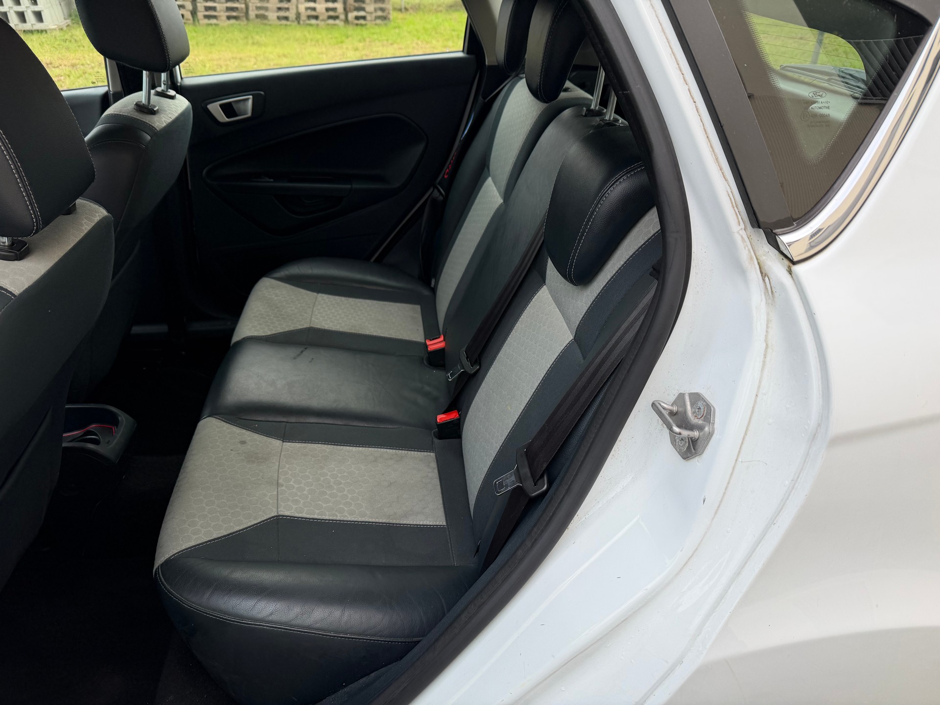 FORD Fiesta 1.6 16V Titanium-image-9