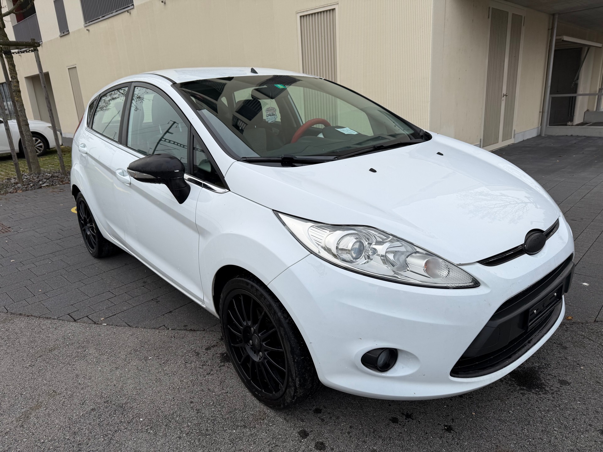 FORD Fiesta 1.6 16V Titanium-image-2