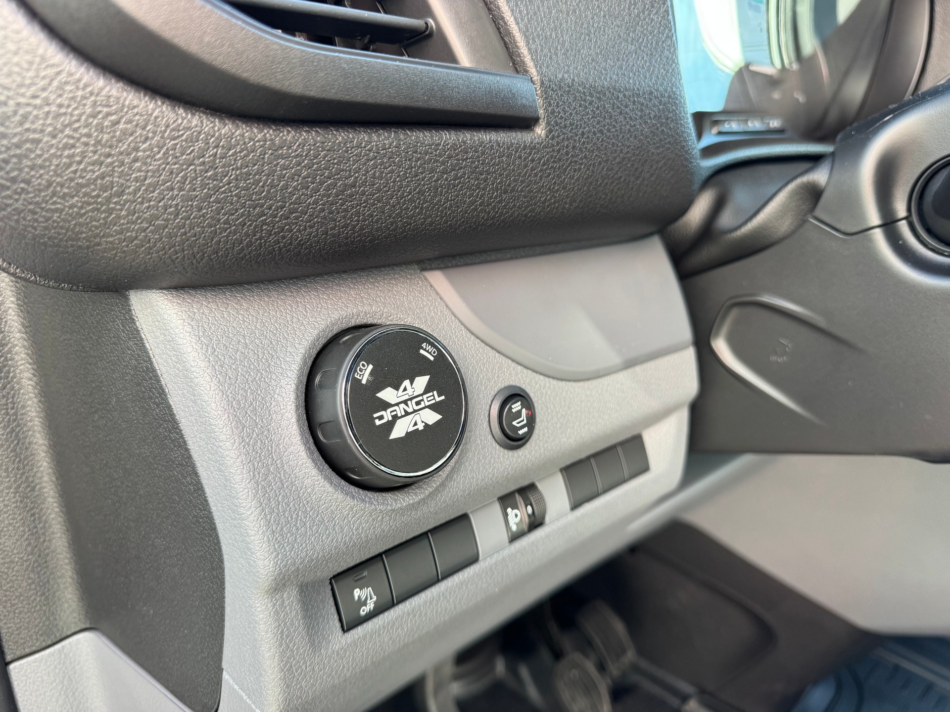 TOYOTA Proace 2.0D Panel Van Long Active 4x4-image-6