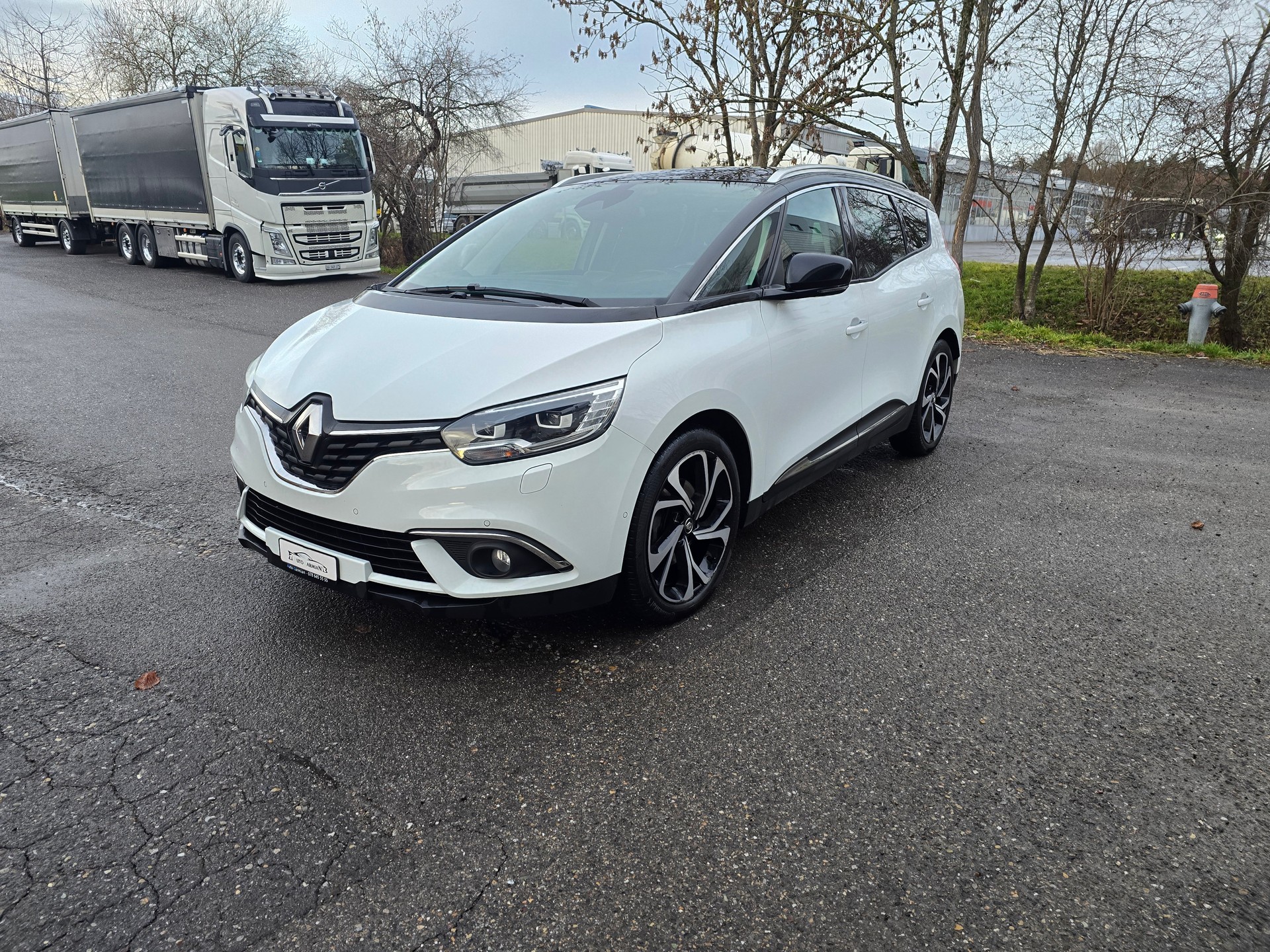 RENAULT Grand Scénic 1.6 dCi Bose EDC-image-1