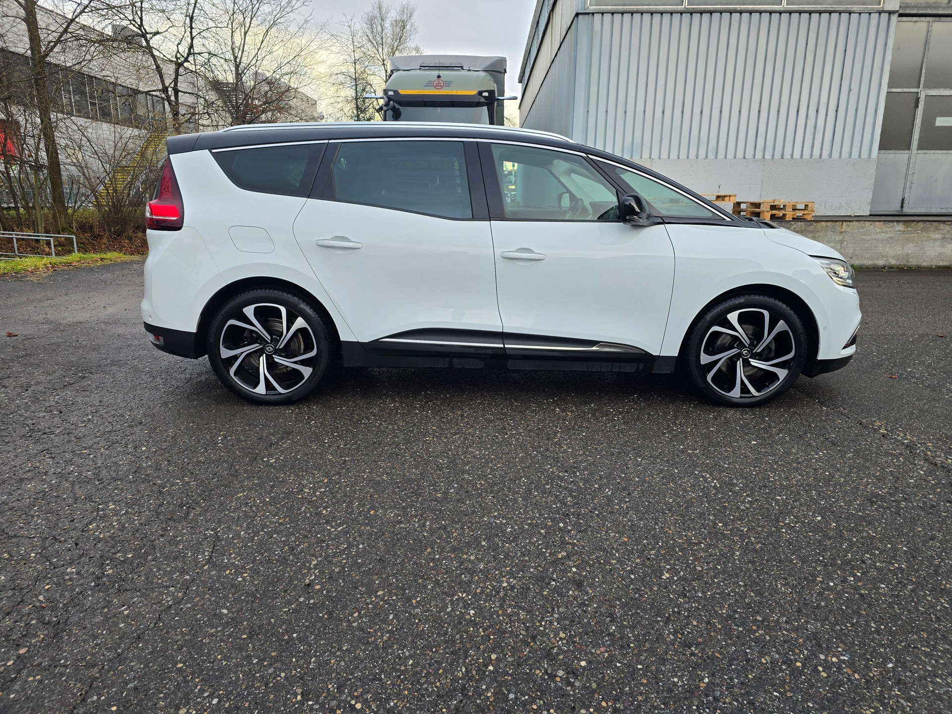 RENAULT Grand Scénic 1.6 dCi Bose EDC-image-7