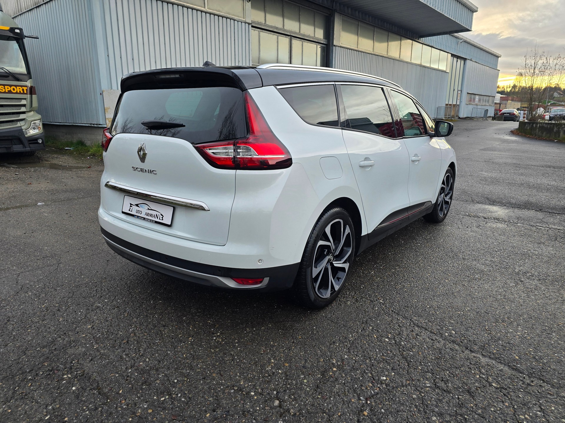 RENAULT Grand Scénic 1.6 dCi Bose EDC-image-4