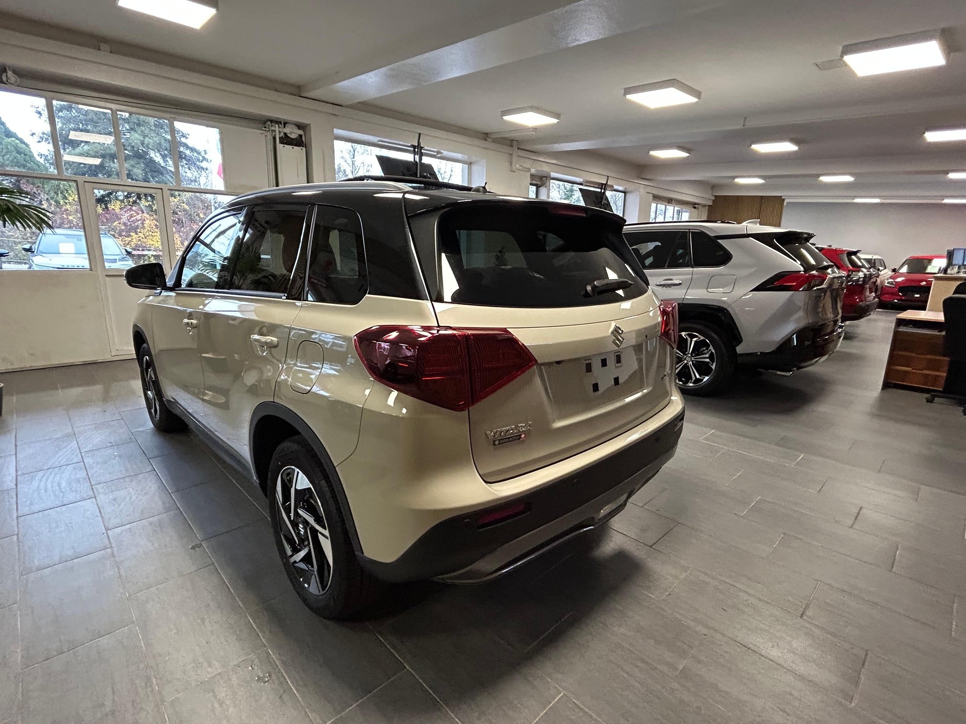 SUZUKI Vitara 1.4 T Compact Top Hybrid 4x4-image-6