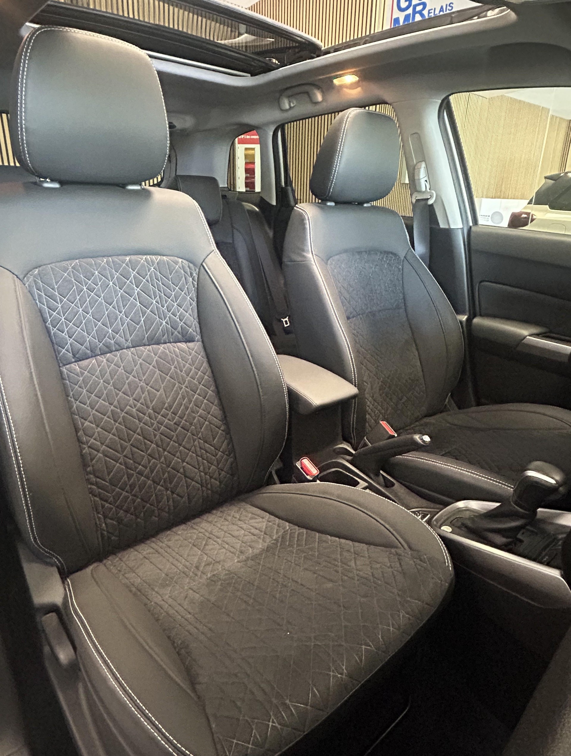 SUZUKI Vitara 1.4 T Compact Top Hybrid 4x4-image-16