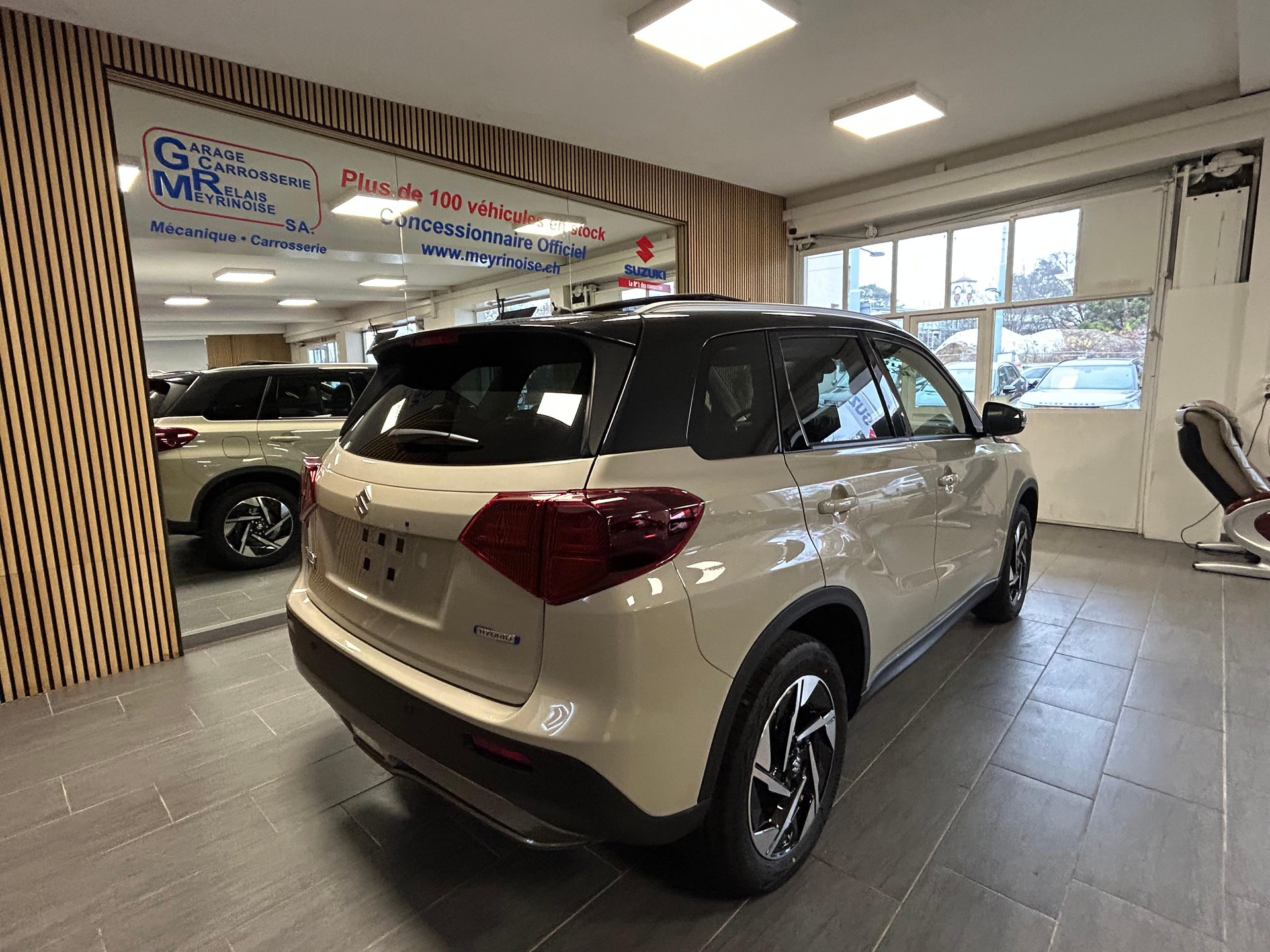 SUZUKI Vitara 1.4 T Compact Top Hybrid 4x4-image-8