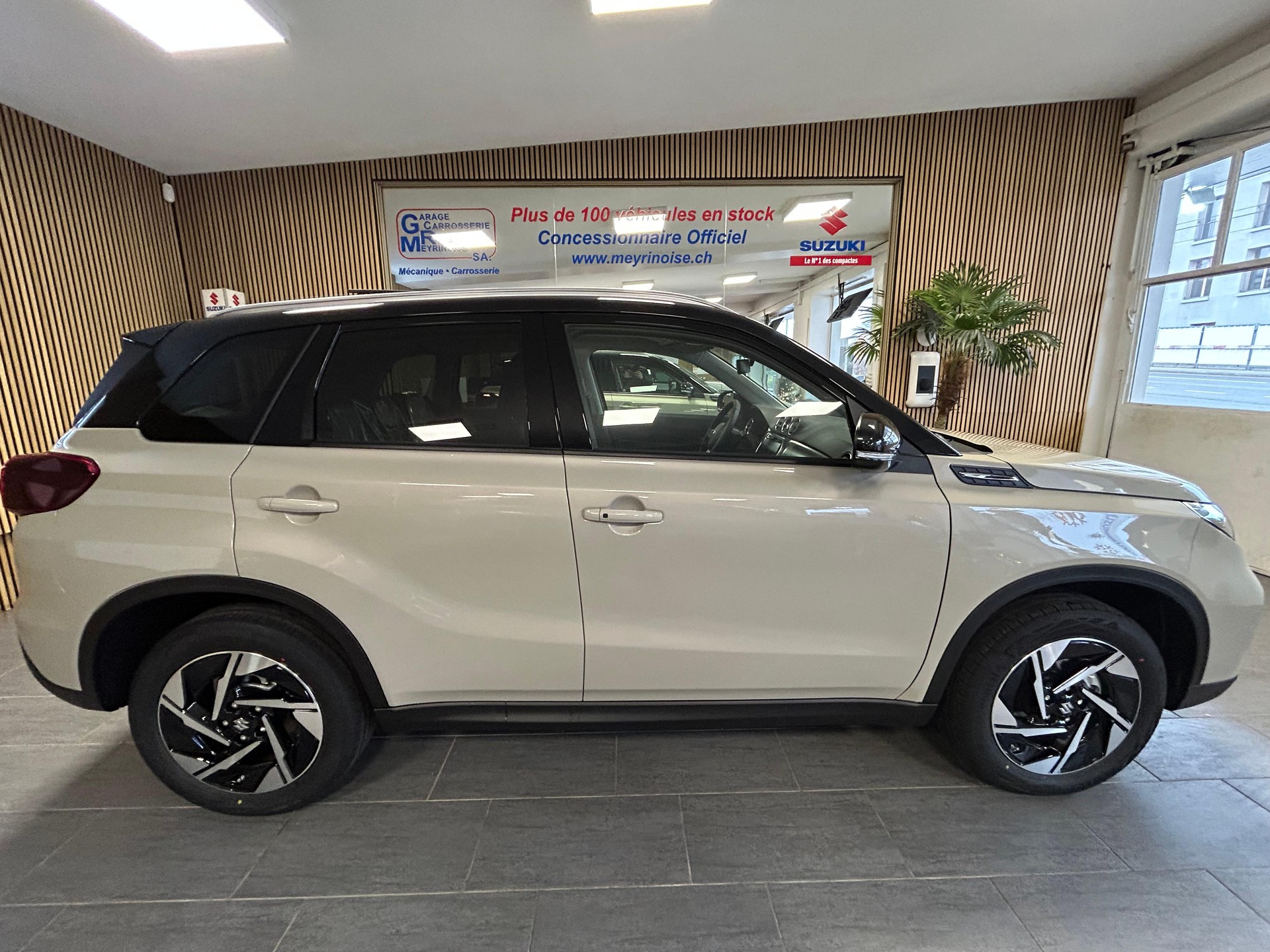 SUZUKI Vitara 1.4 T Compact Top Hybrid 4x4 4 ROUES HIVER OFFERT-image-0