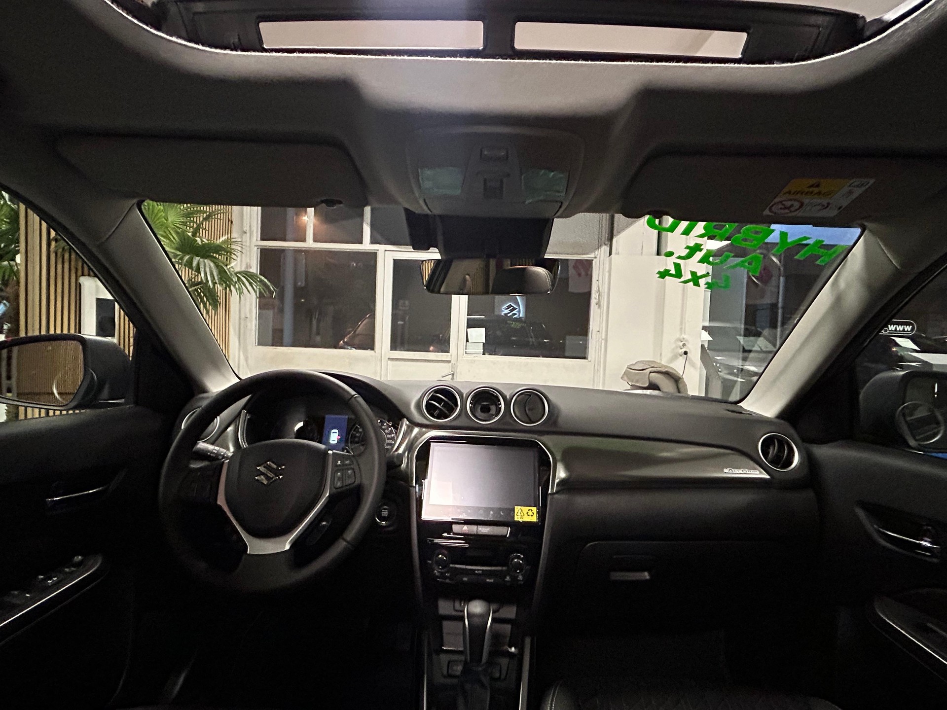 SUZUKI Vitara 1.4 T Compact Top Hybrid 4x4-image-9