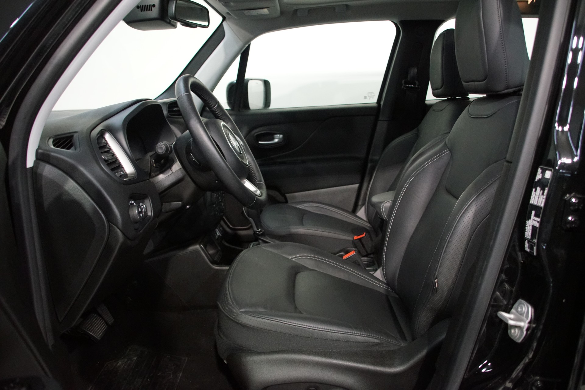 JEEP Renegade 1.5 MHEV Swiss Limited Sky-image-12
