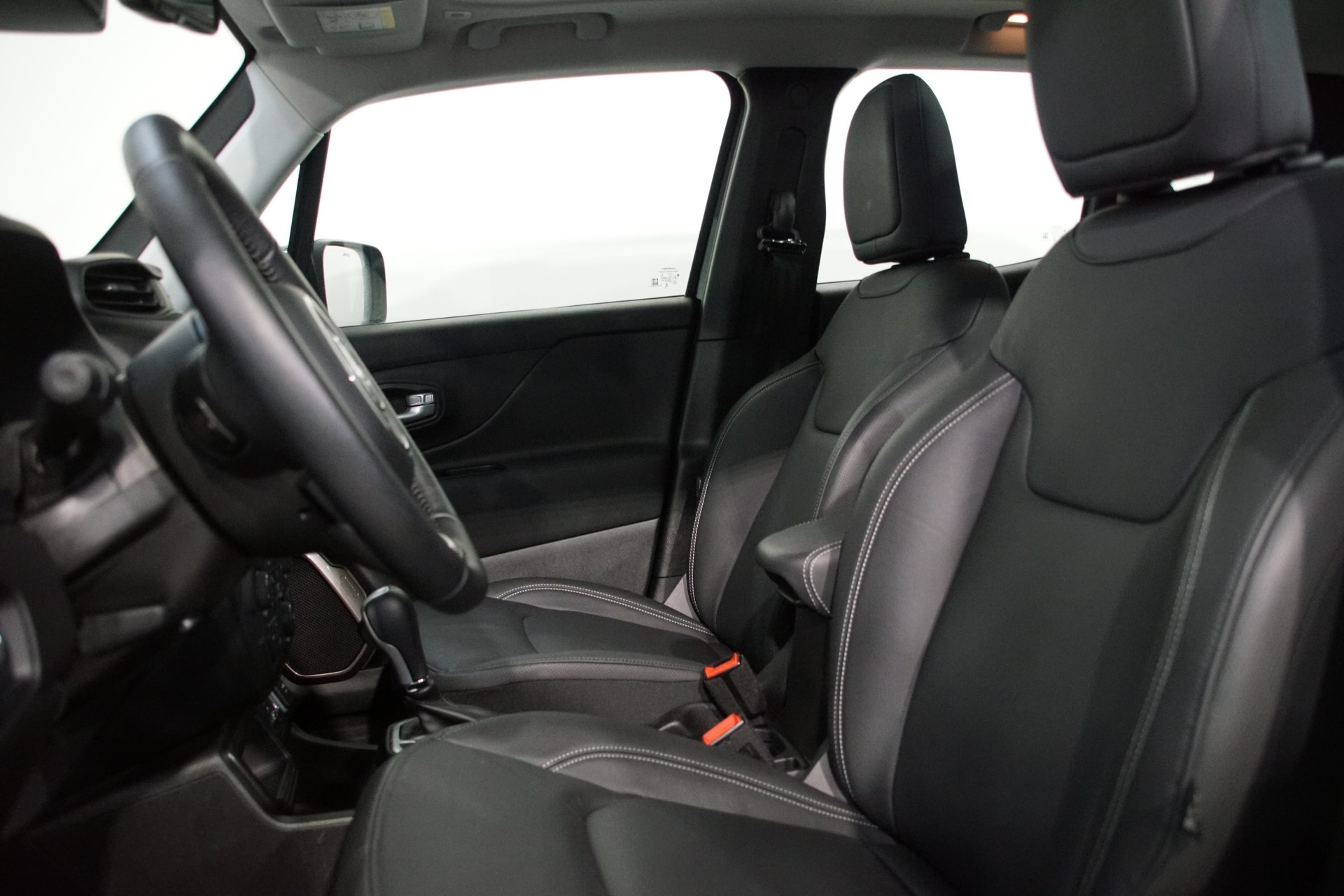 JEEP Renegade 1.5 MHEV Swiss Limited Sky-image-13