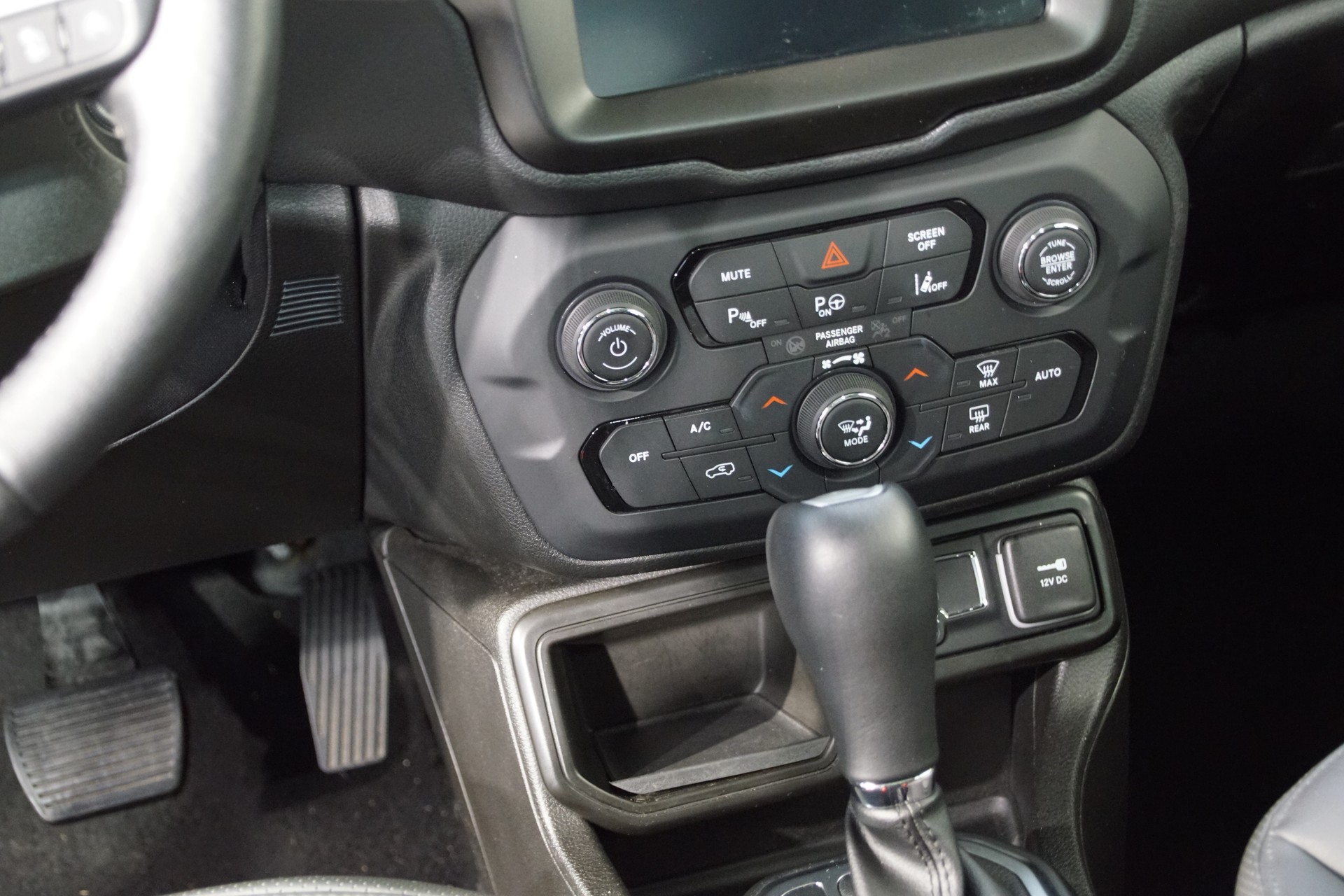 JEEP Renegade 1.5 MHEV Swiss Limited Sky-image-18