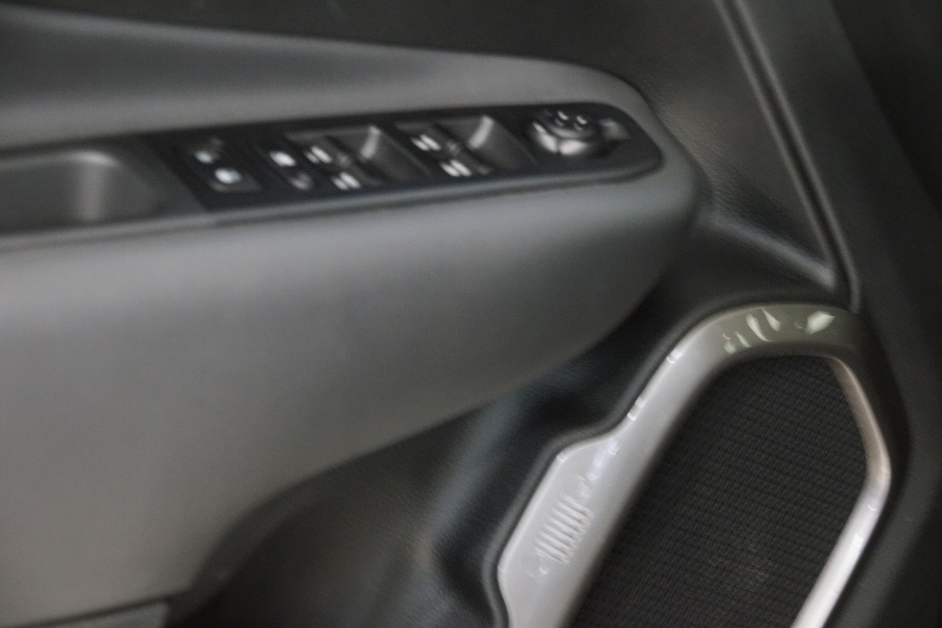 JEEP Renegade 1.5 MHEV Swiss Limited Sky-image-22
