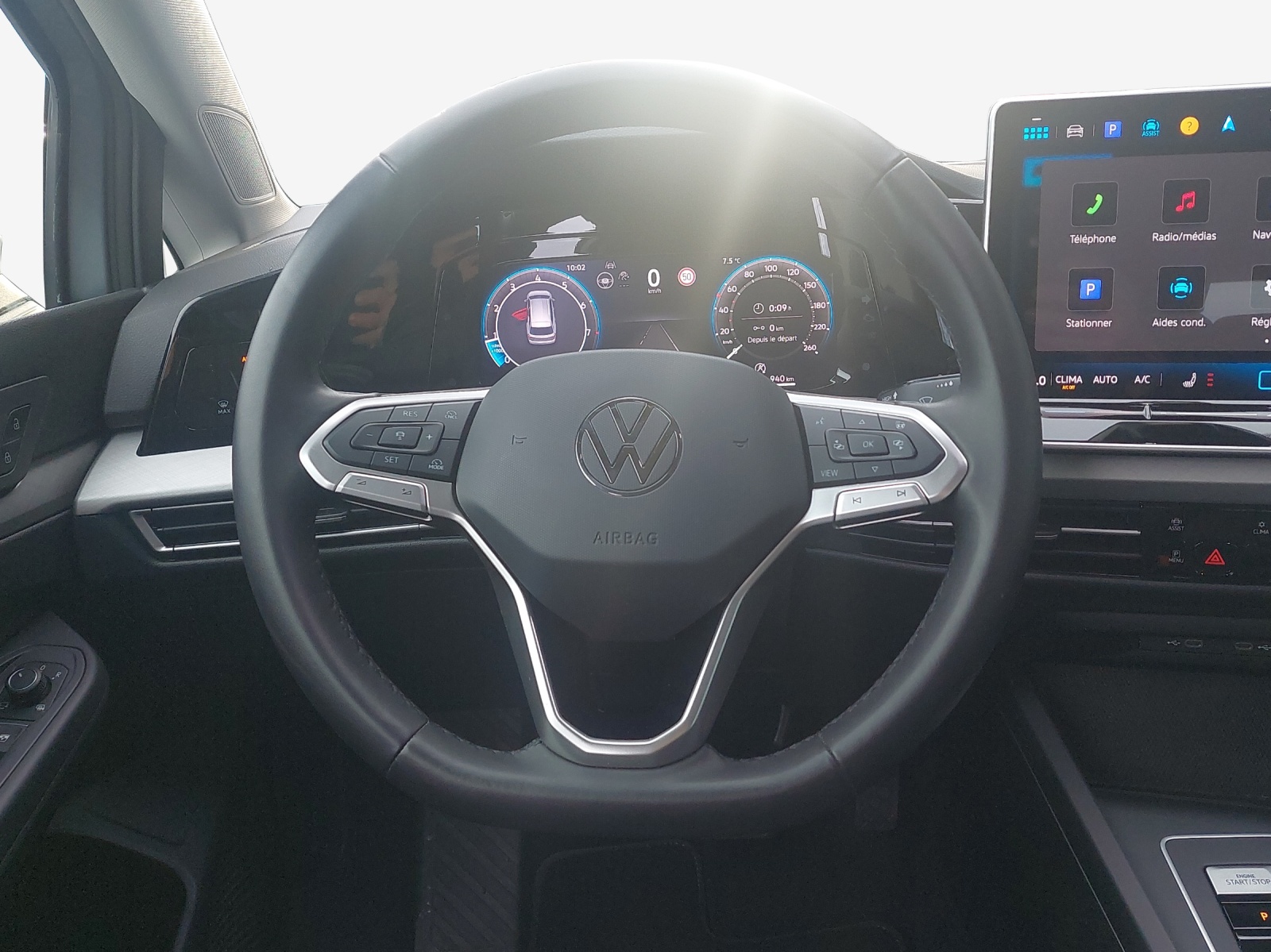 VW Golf Variant 1.5 eTSI mHEV Life-image-9