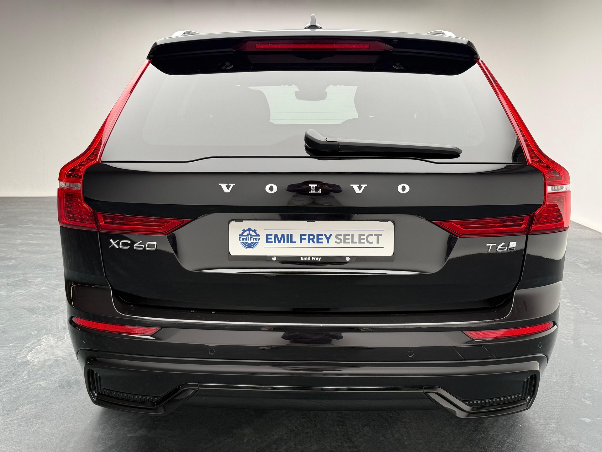 VOLVO XC60 2.0 T6 TE Plus Dark eAWD-image-11