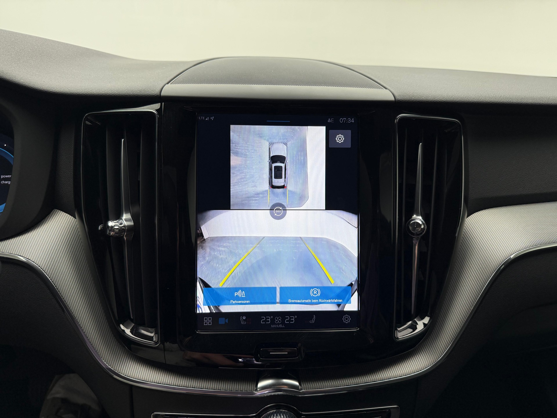 VOLVO XC60 2.0 T6 TE Plus Dark eAWD-image-16