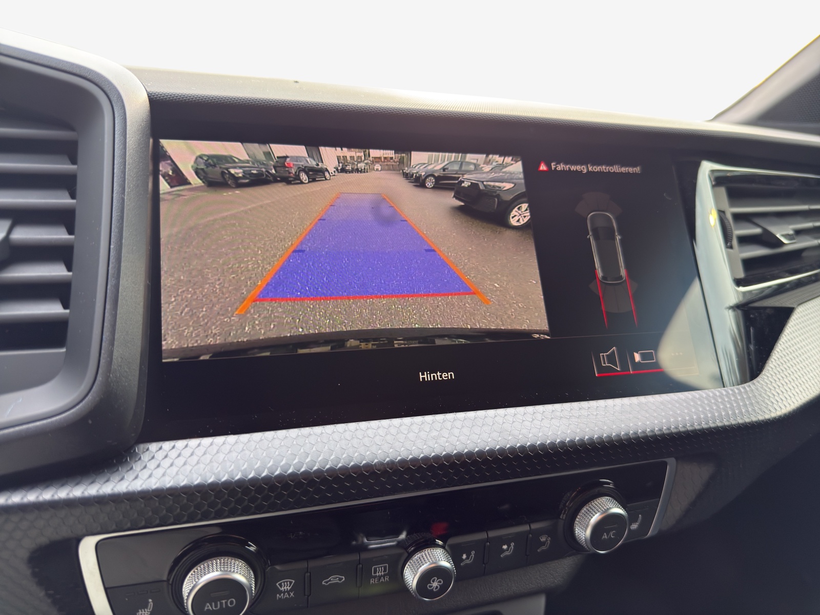 AUDI A1 Sportback 30 TFSI Attraction S-tronic-image-15