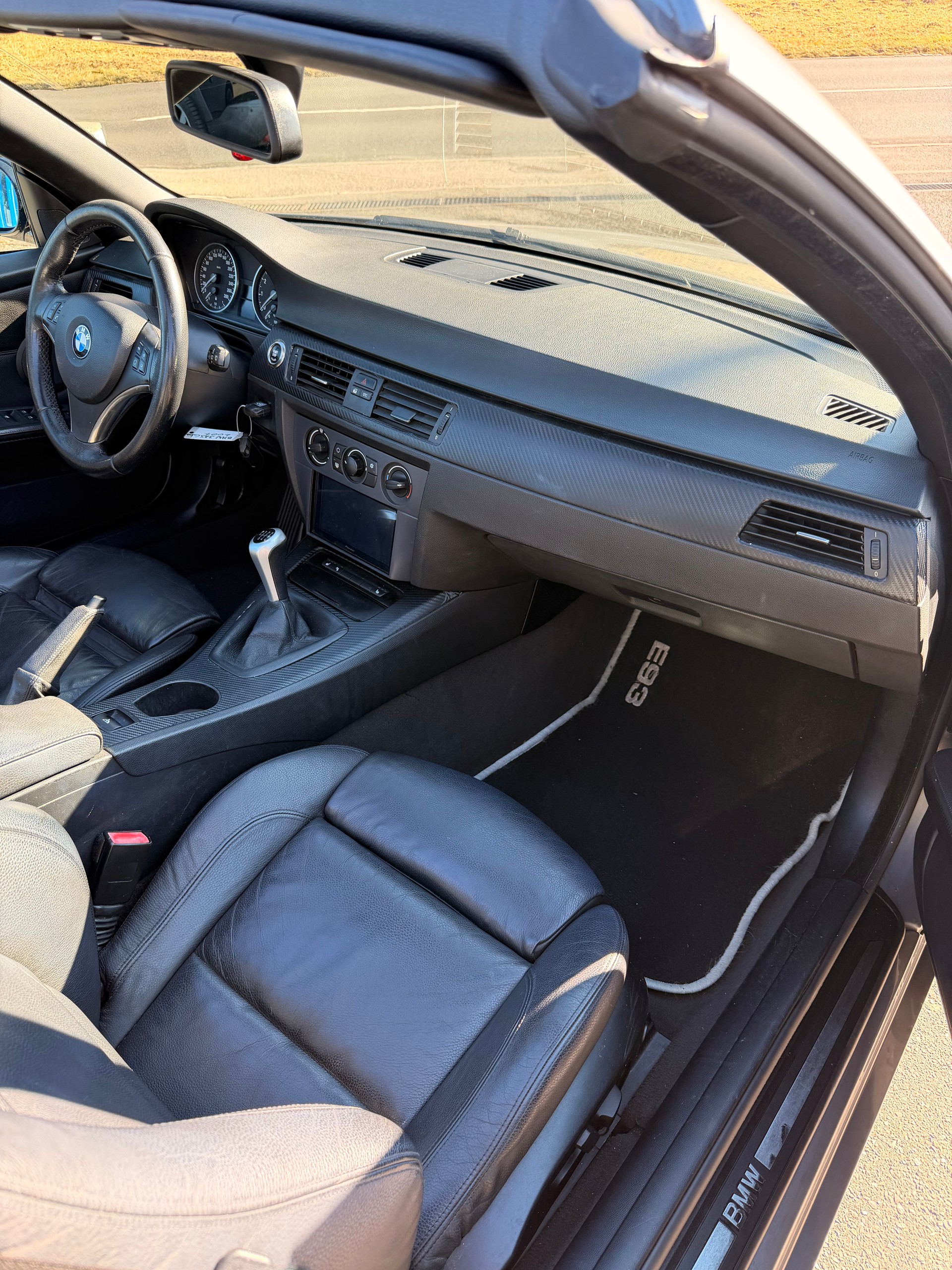 BMW 325i Cabriolet-image-9