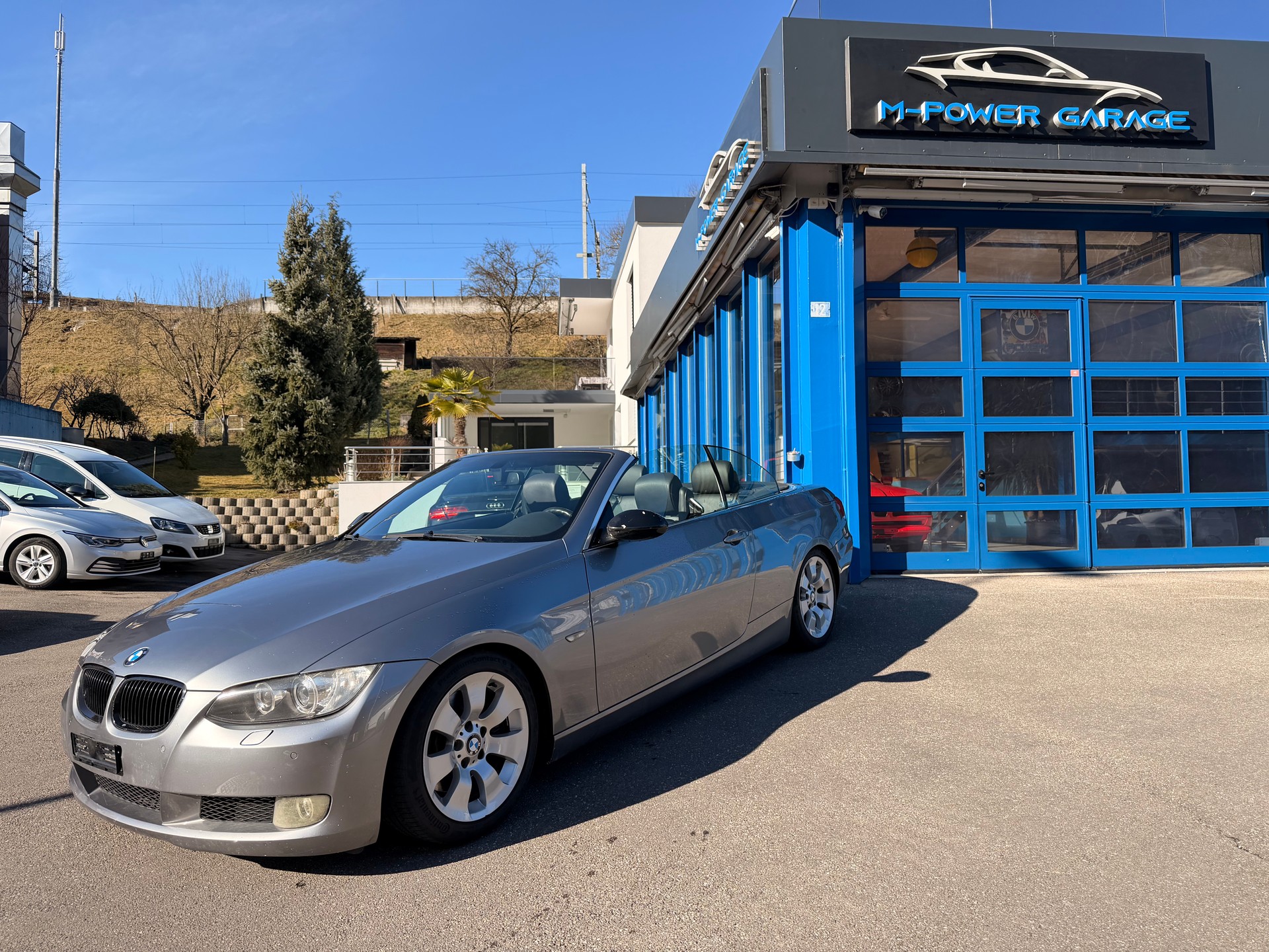 BMW 325i Cabriolet-image-0