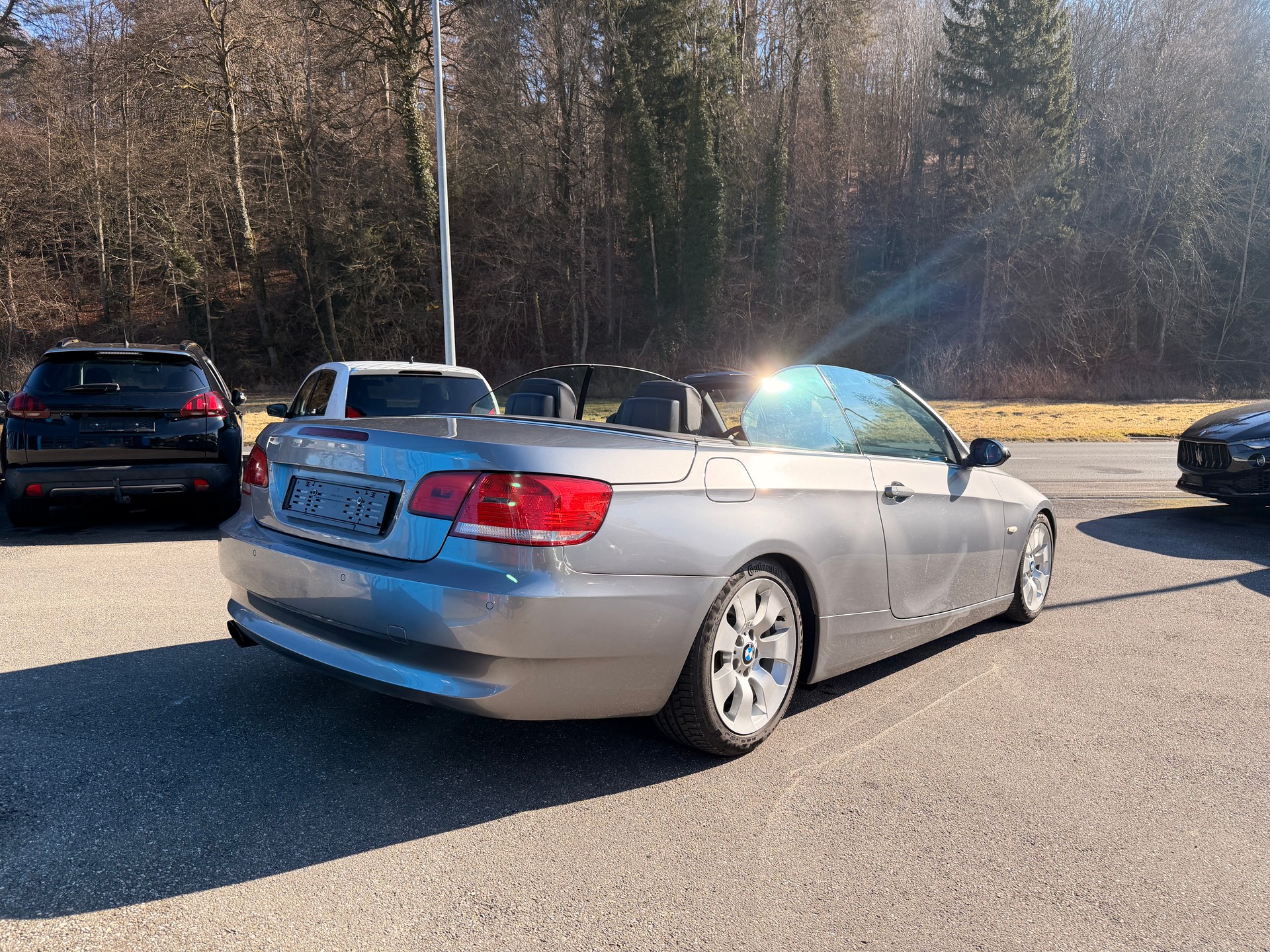 BMW 325i Cabriolet-image-2
