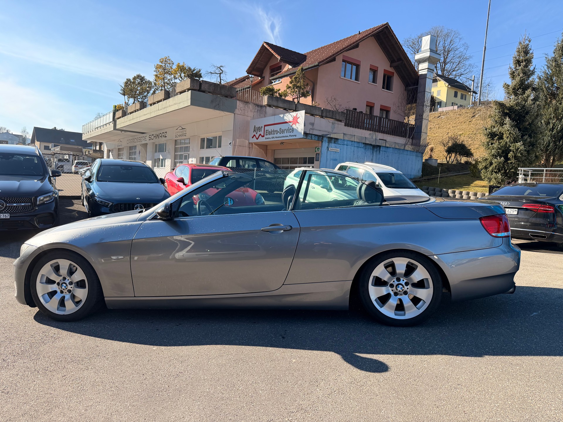 BMW 325i Cabriolet-image-4