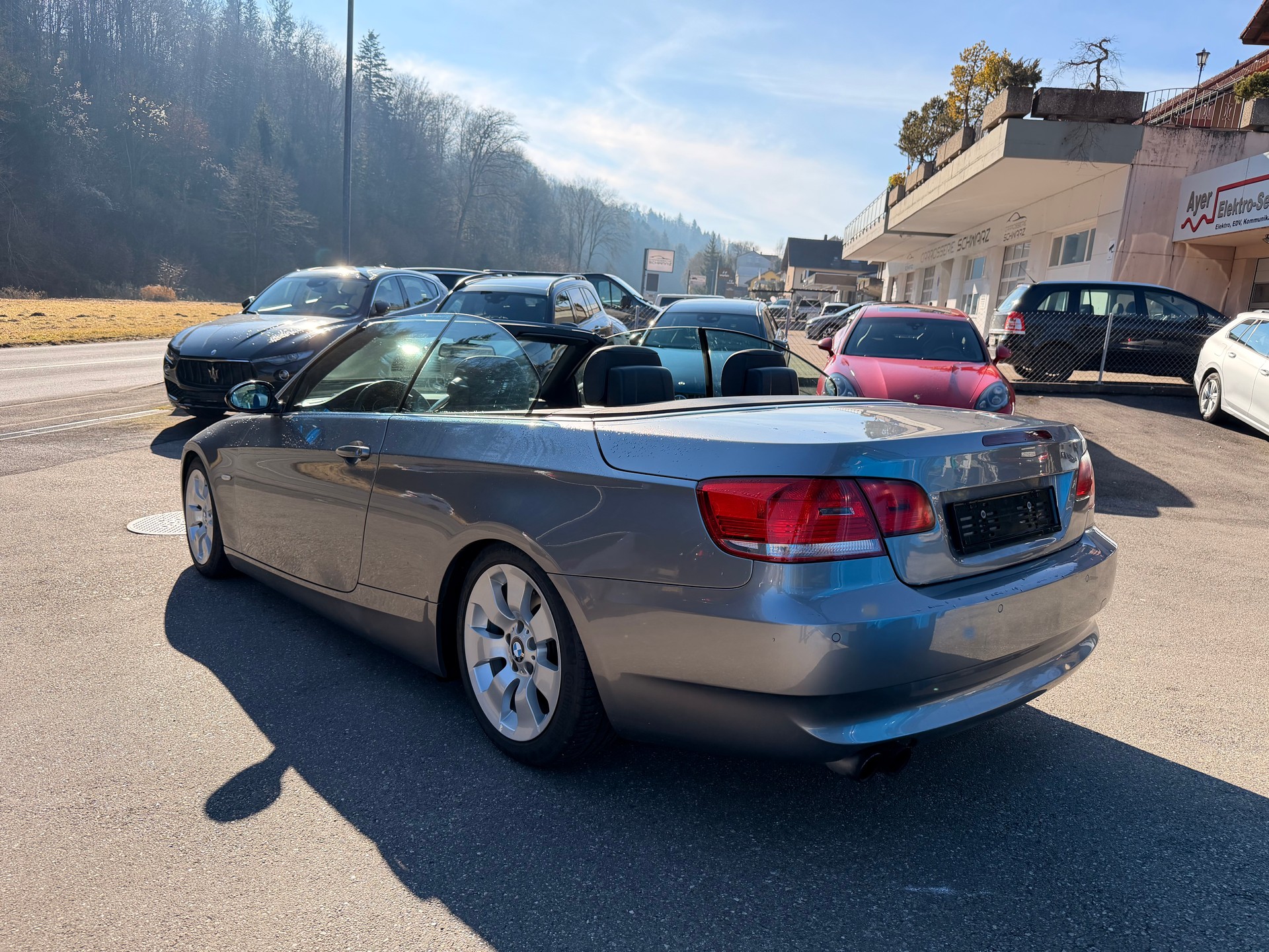 BMW 325i Cabriolet-image-3