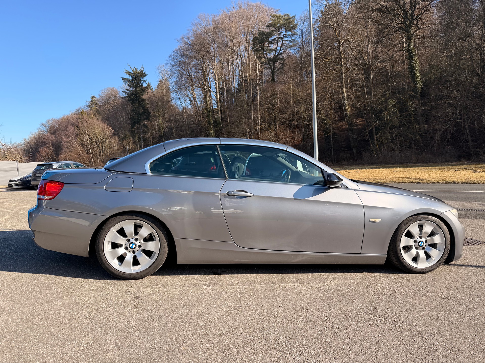 BMW 325i Cabriolet-image-6