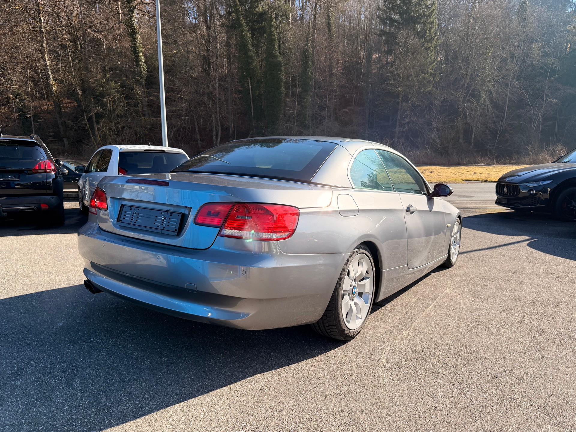 BMW 325i Cabriolet-image-5