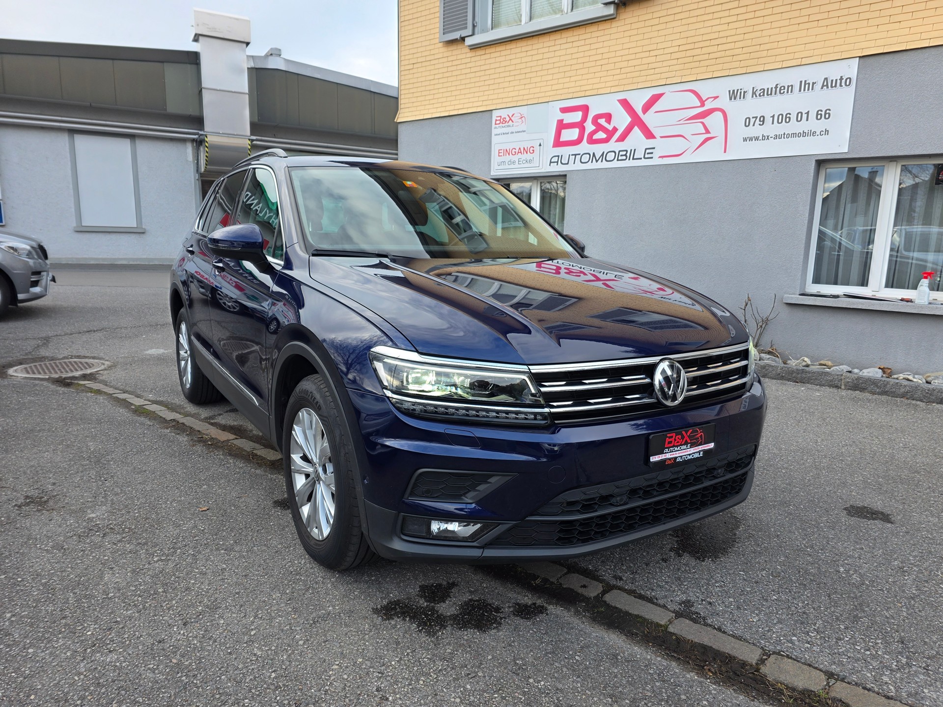 VW Tiguan 2.0TSI Comfortline 4Motion DSG-image-3