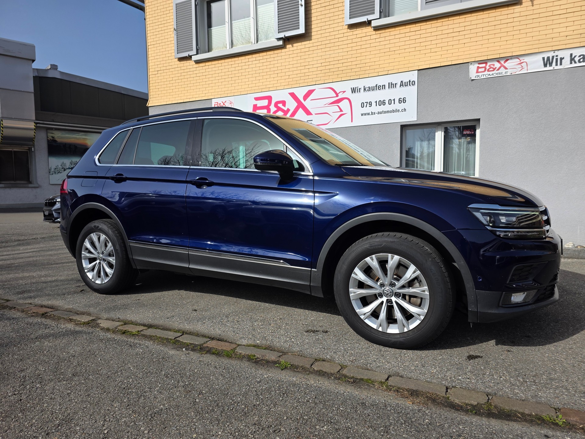 VW Tiguan 2.0TSI Comfortline 4Motion DSG-image-1