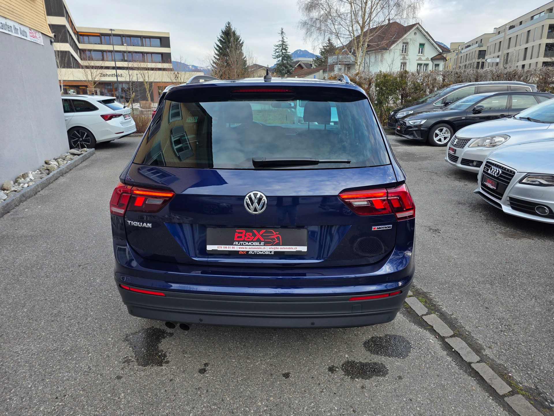 VW Tiguan 2.0TSI Comfortline 4Motion DSG-image-12