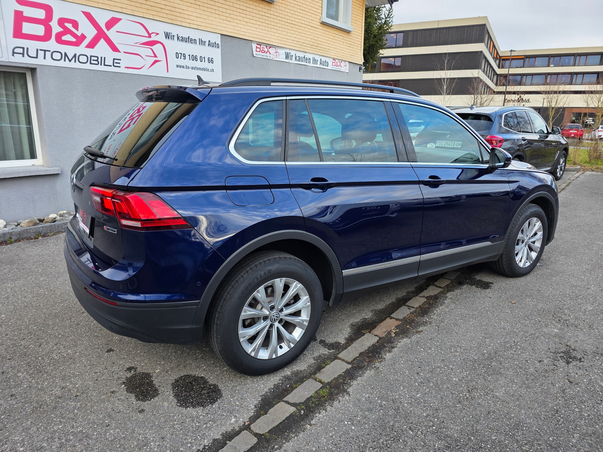 VW Tiguan 2.0TSI Comfortline 4Motion DSG-image-9
