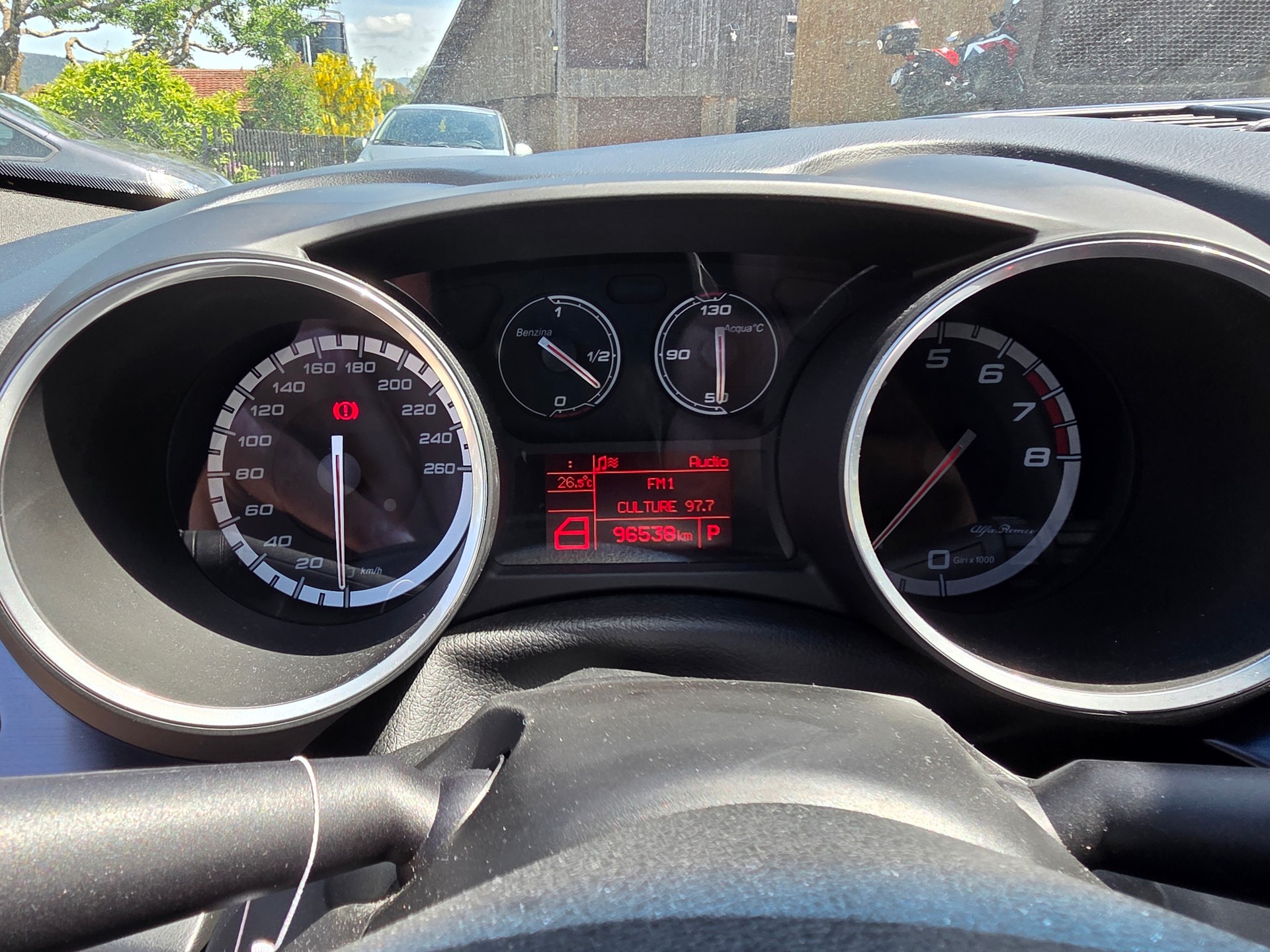 ALFA ROMEO Giulietta 1.4 MultiAir Distinctive TCT-image-9