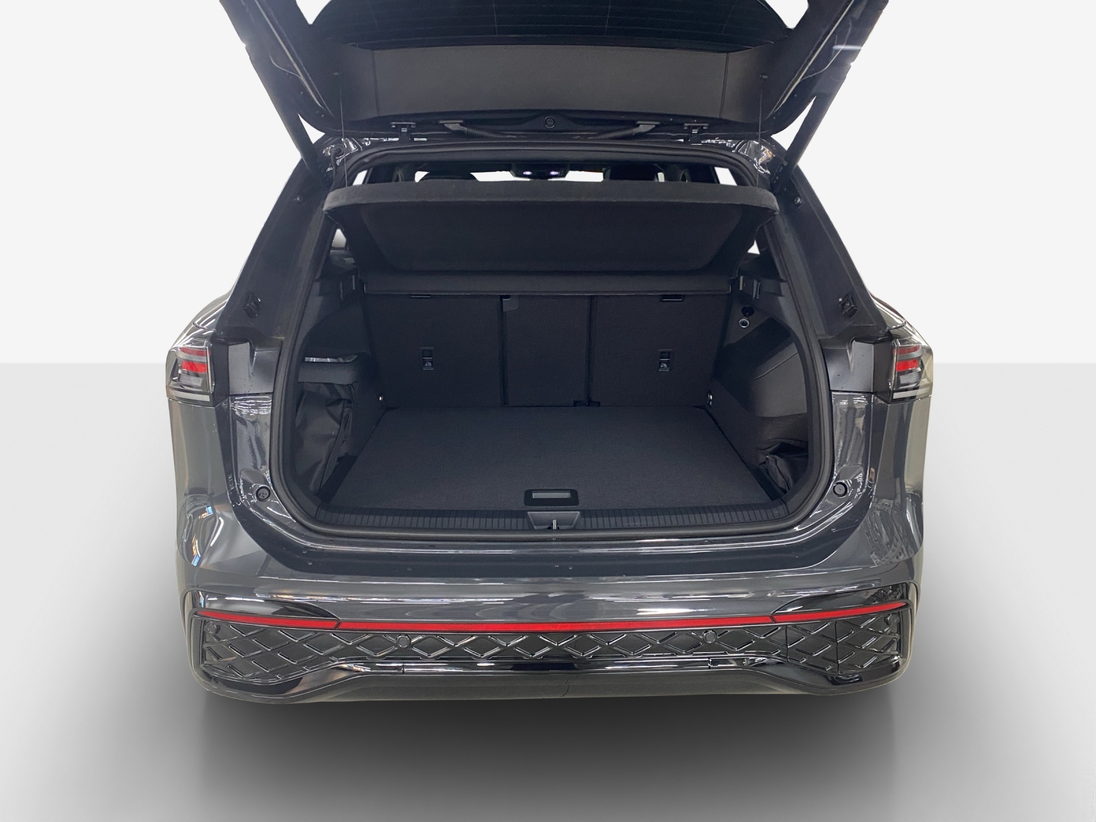 VW Tiguan 2.0 TSI DSG R-Line 4Motion-image-12