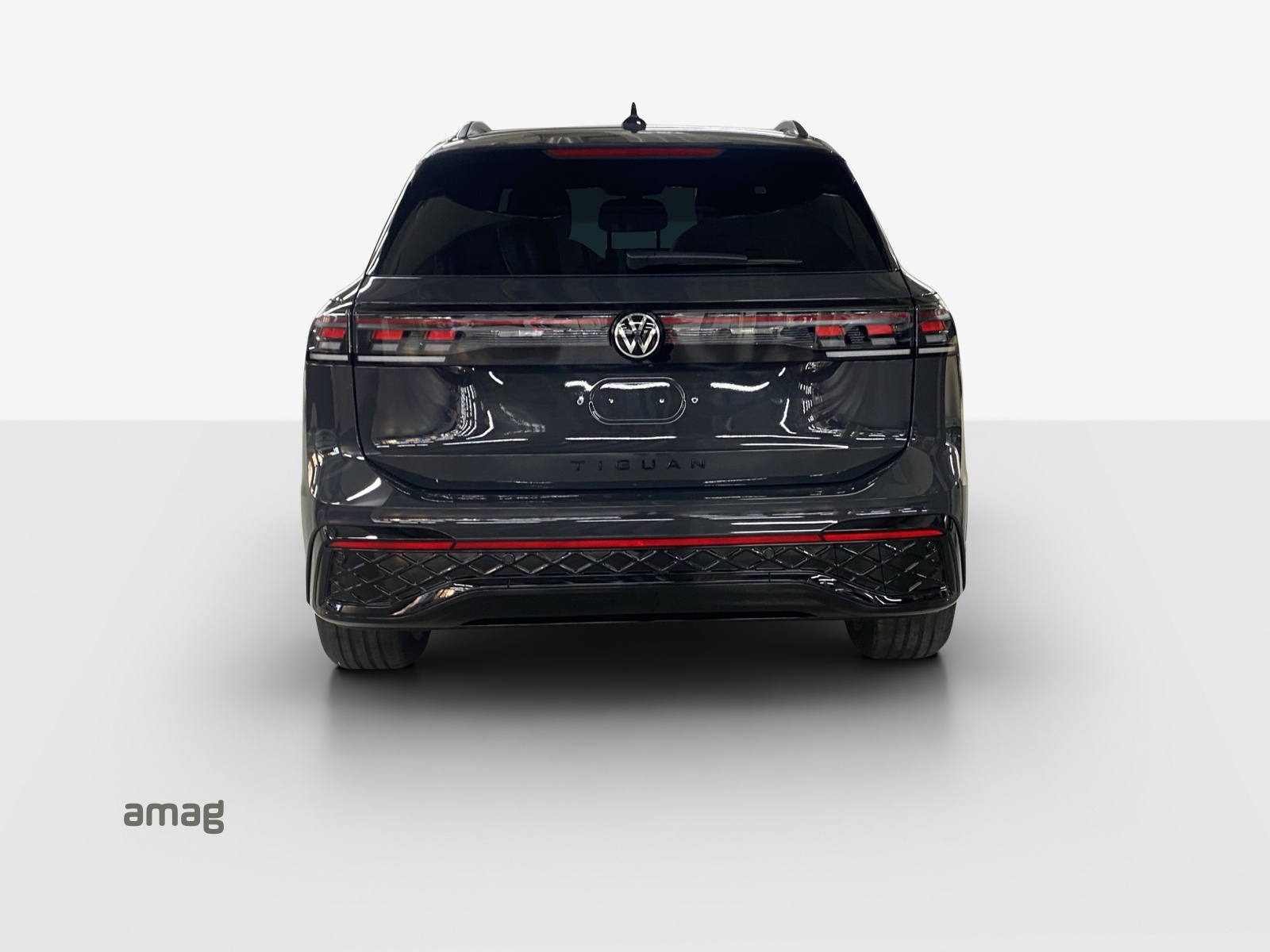 VW Tiguan 2.0 TSI DSG R-Line 4Motion-image-3
