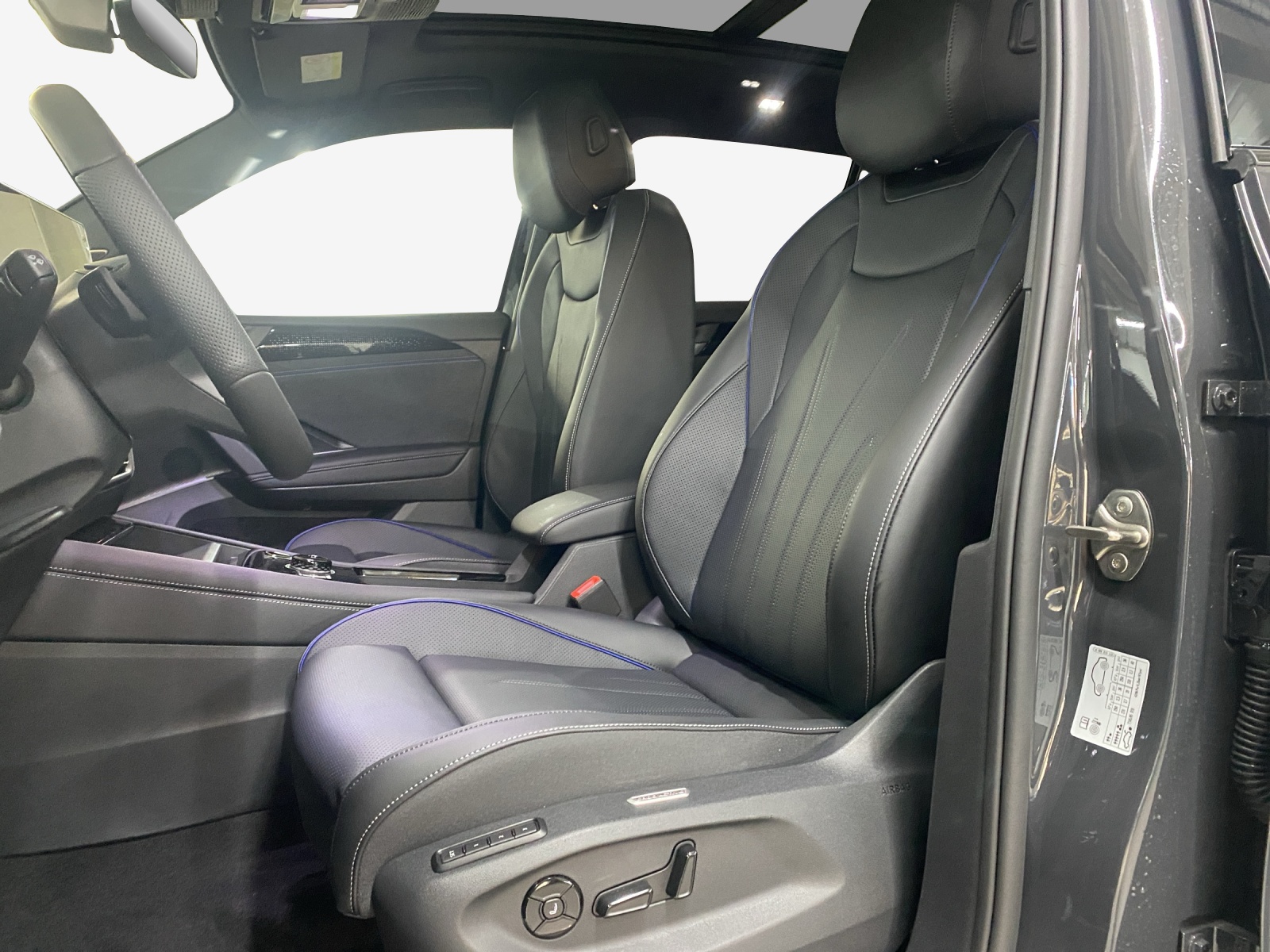 VW Tiguan 2.0 TSI DSG R-Line 4Motion-image-7