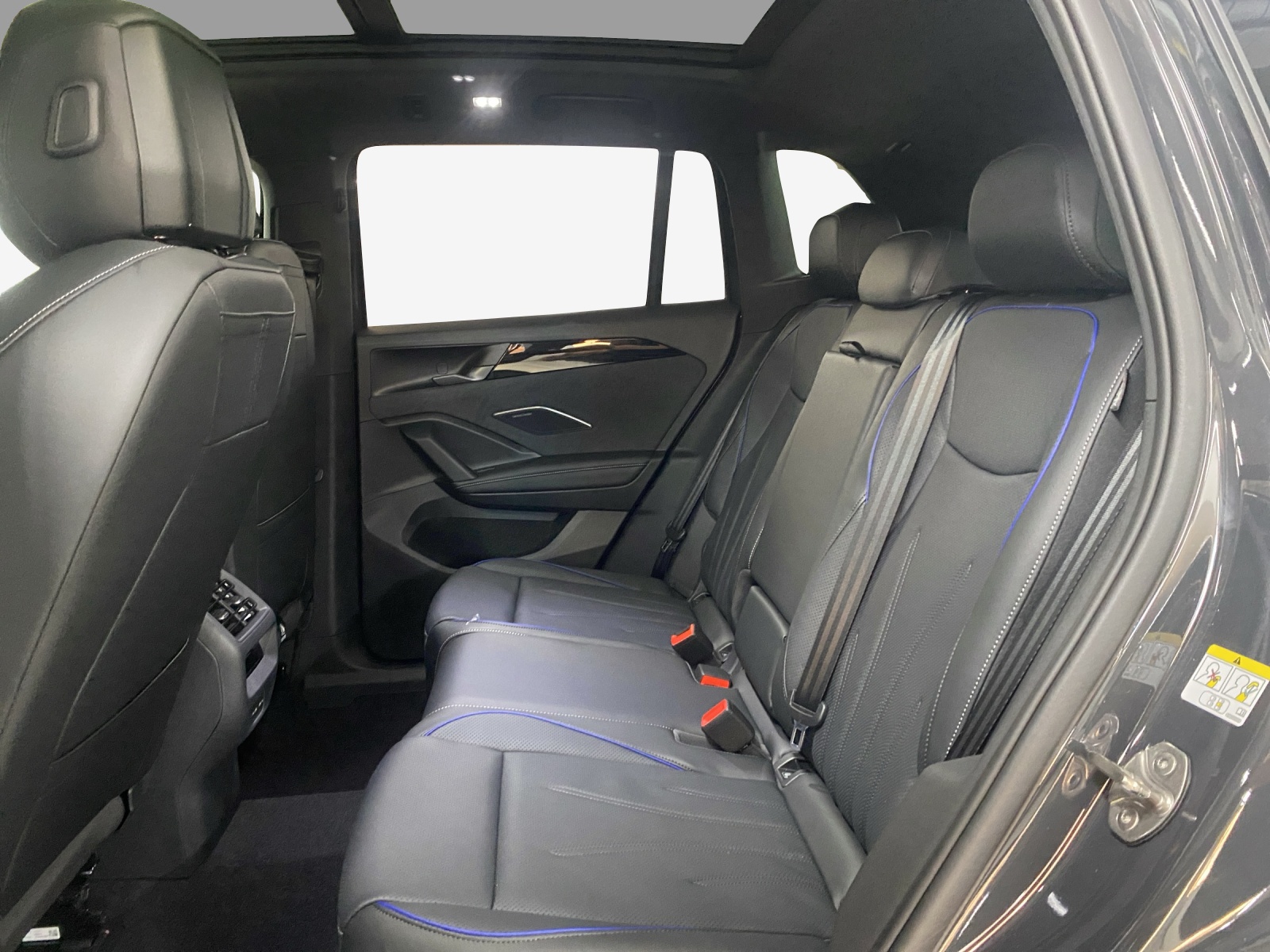 VW Tiguan 2.0 TSI DSG R-Line 4Motion-image-11