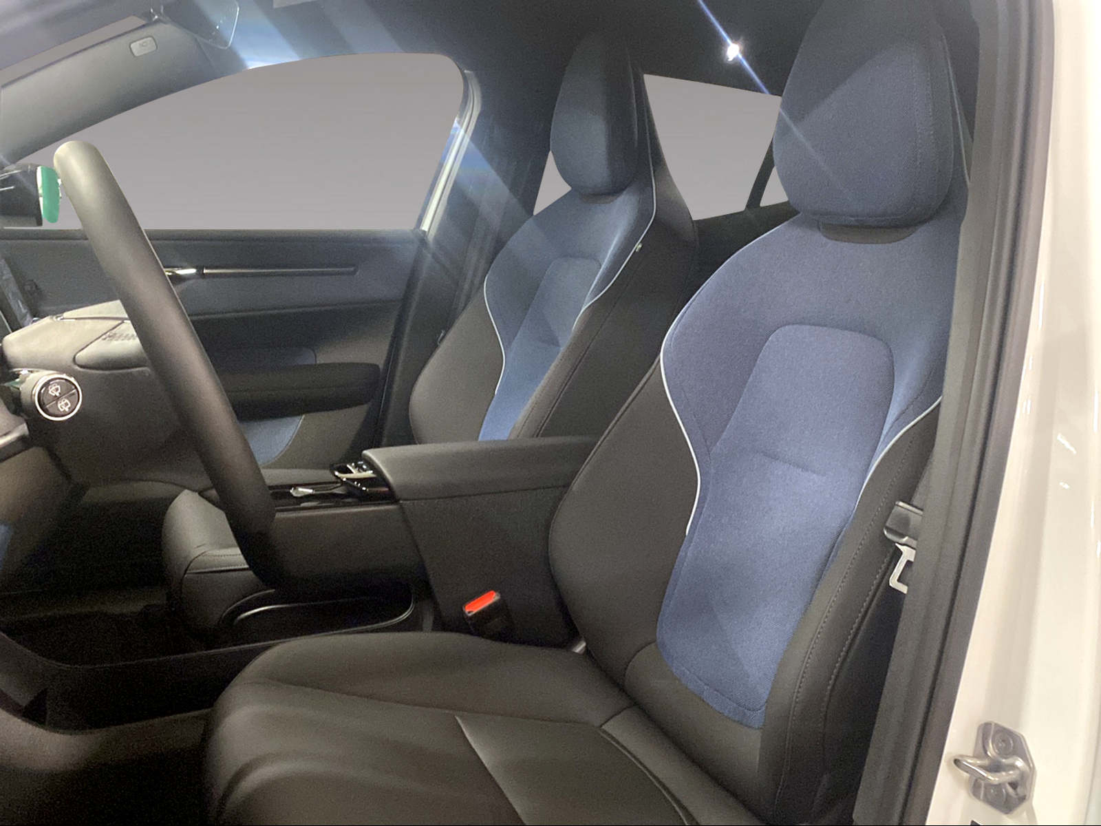 VOLVO EX30 E60 Core - Worker-image-6