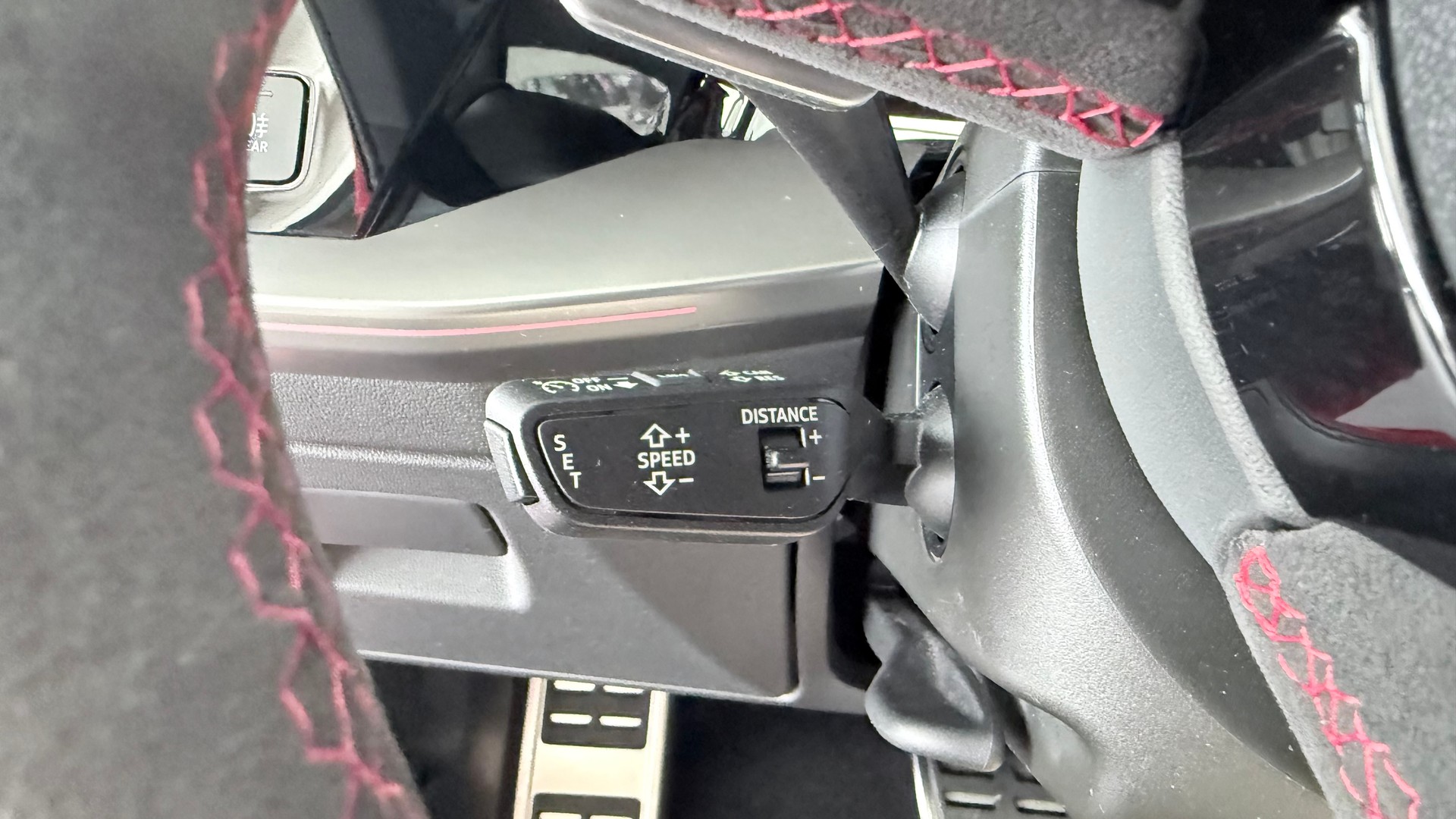 AUDI RS3 Limousine 2.5 TFSI quattro S-Tronic-image-13