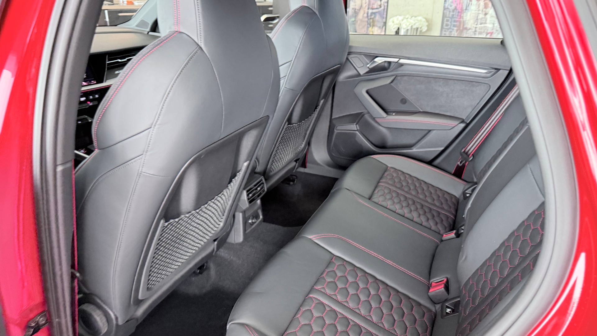 AUDI RS3 Limousine 2.5 TFSI quattro S-Tronic-image-8