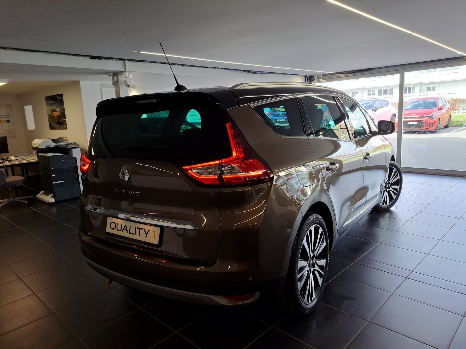 RENAULT Grand Scénic 1.3 16V Turbo Initiale Paris EDC-image-3