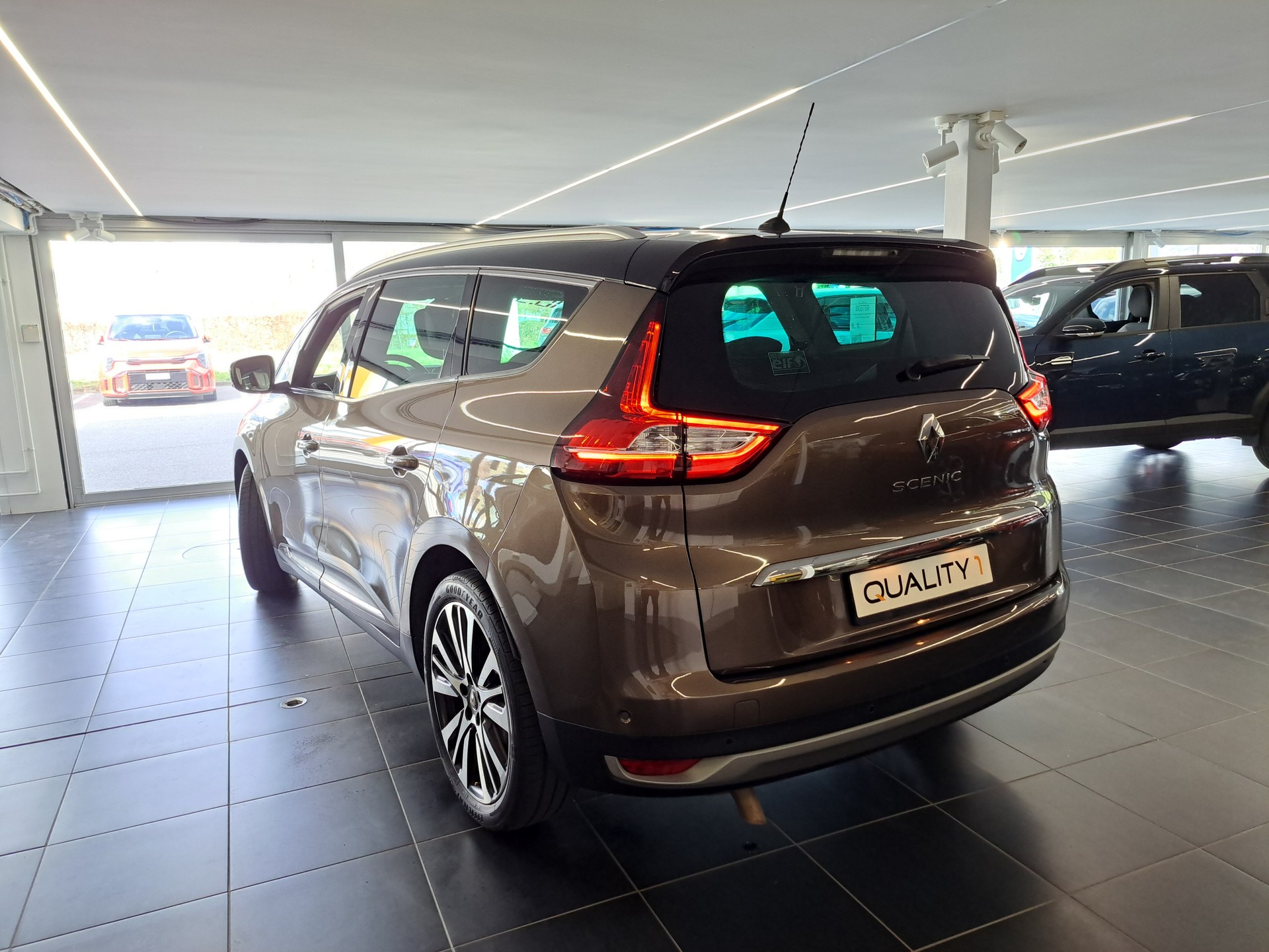 RENAULT Grand Scénic 1.3 16V Turbo Initiale Paris EDC-image-2