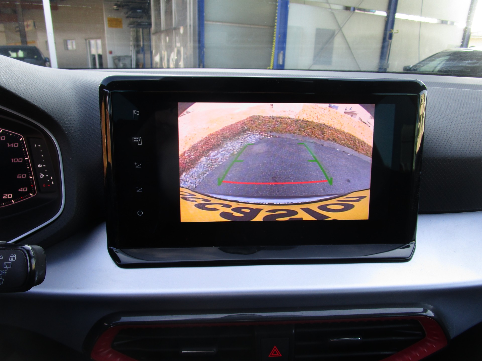 SEAT Arona 1.5 Eco TSI FR Limited Edition DSG-image-12