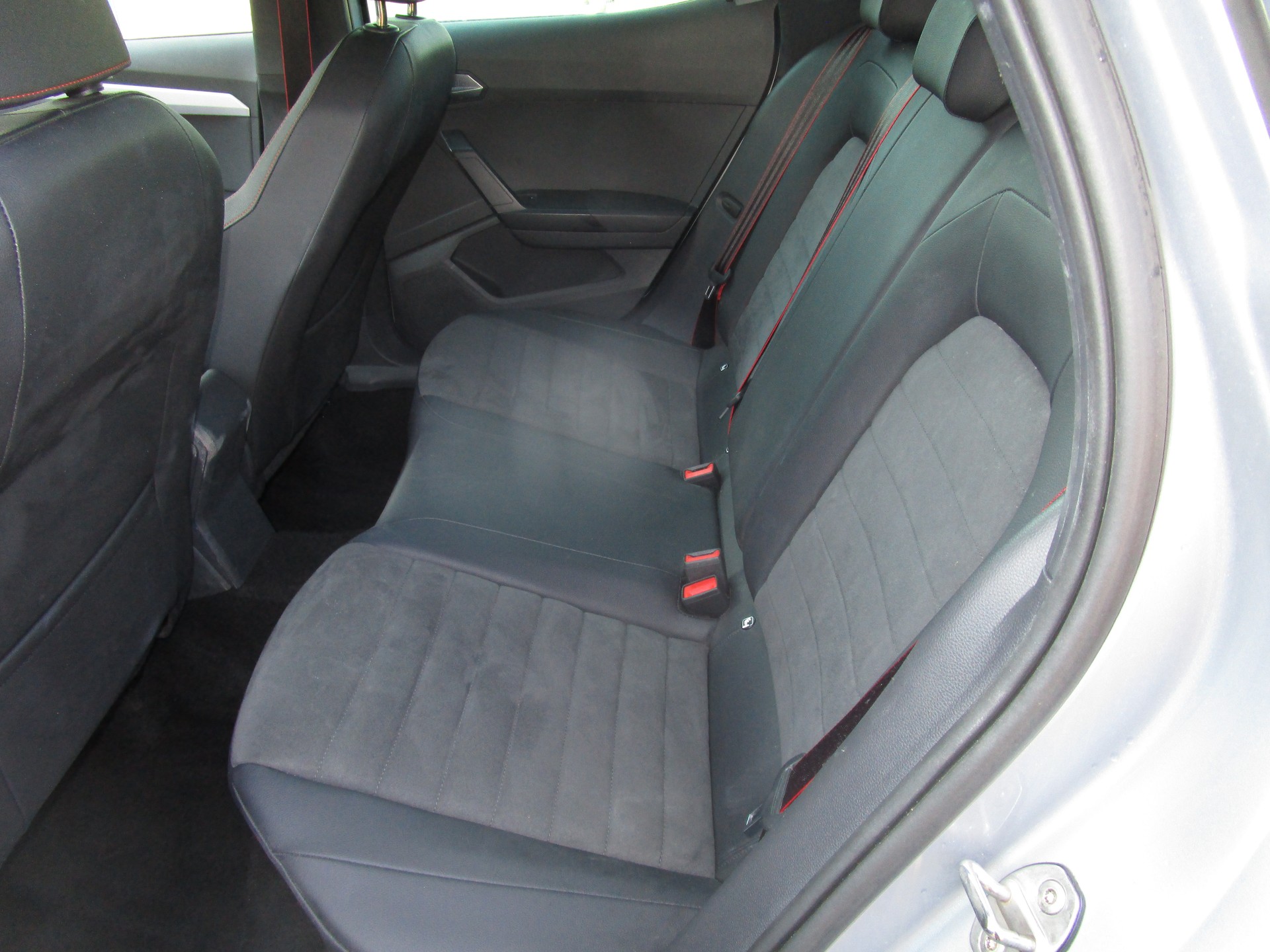 SEAT Arona 1.5 Eco TSI FR Limited Edition DSG-image-9