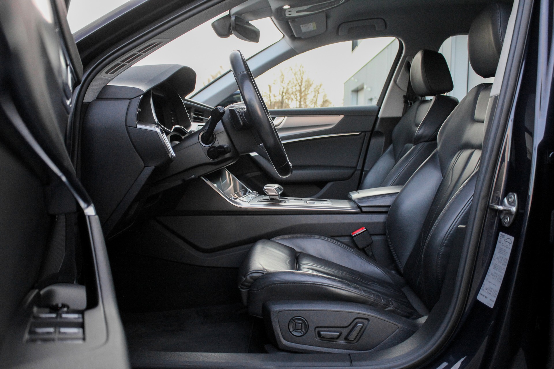 AUDI A6 Avant 45 TDI Sport quattro tiptronic-image-6
