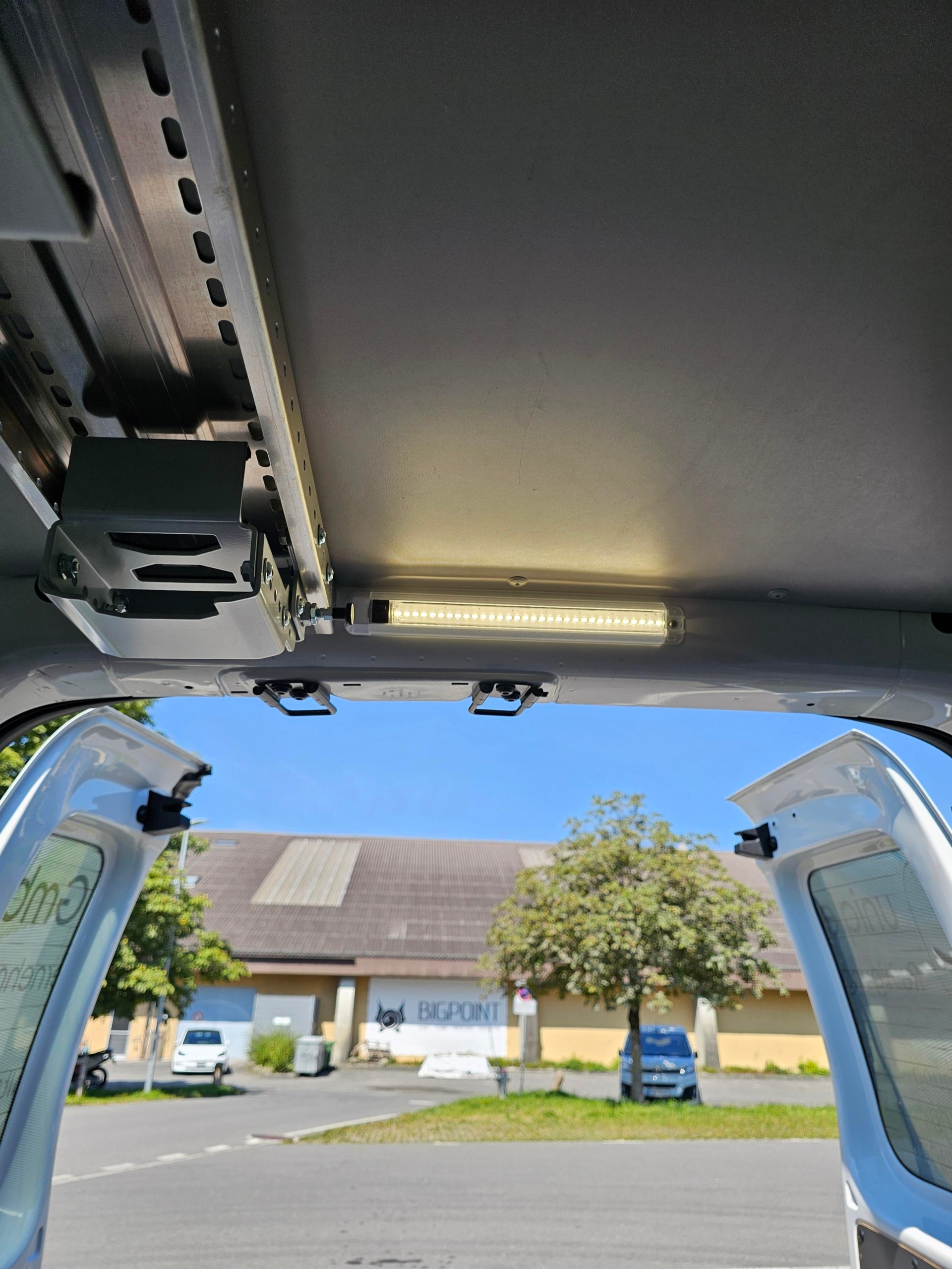 VW Caddy 1.4TSI BlueMotion Technology-image-6