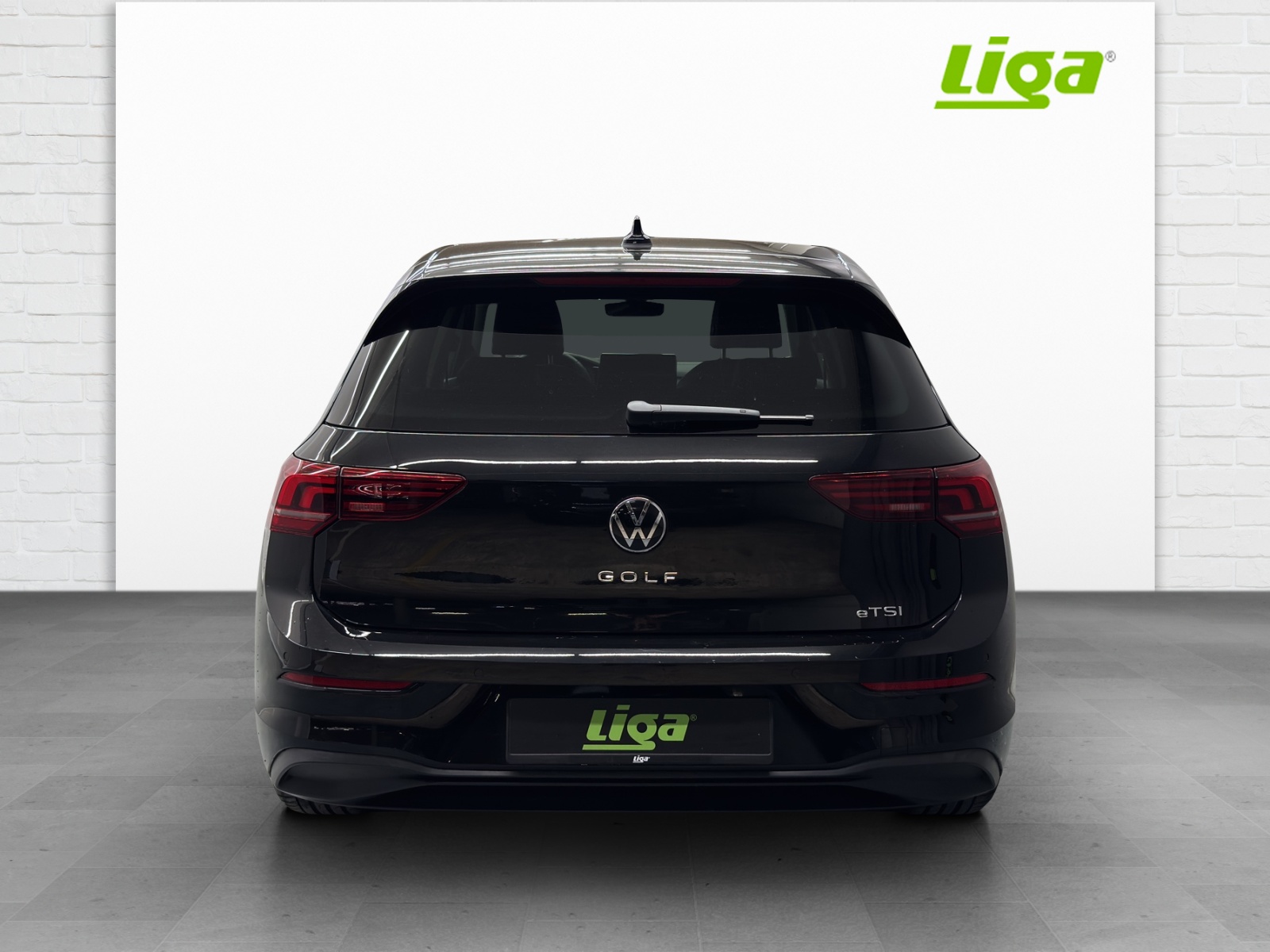 VW Golf VIII 1.5 eTSI Life DSG-image-4