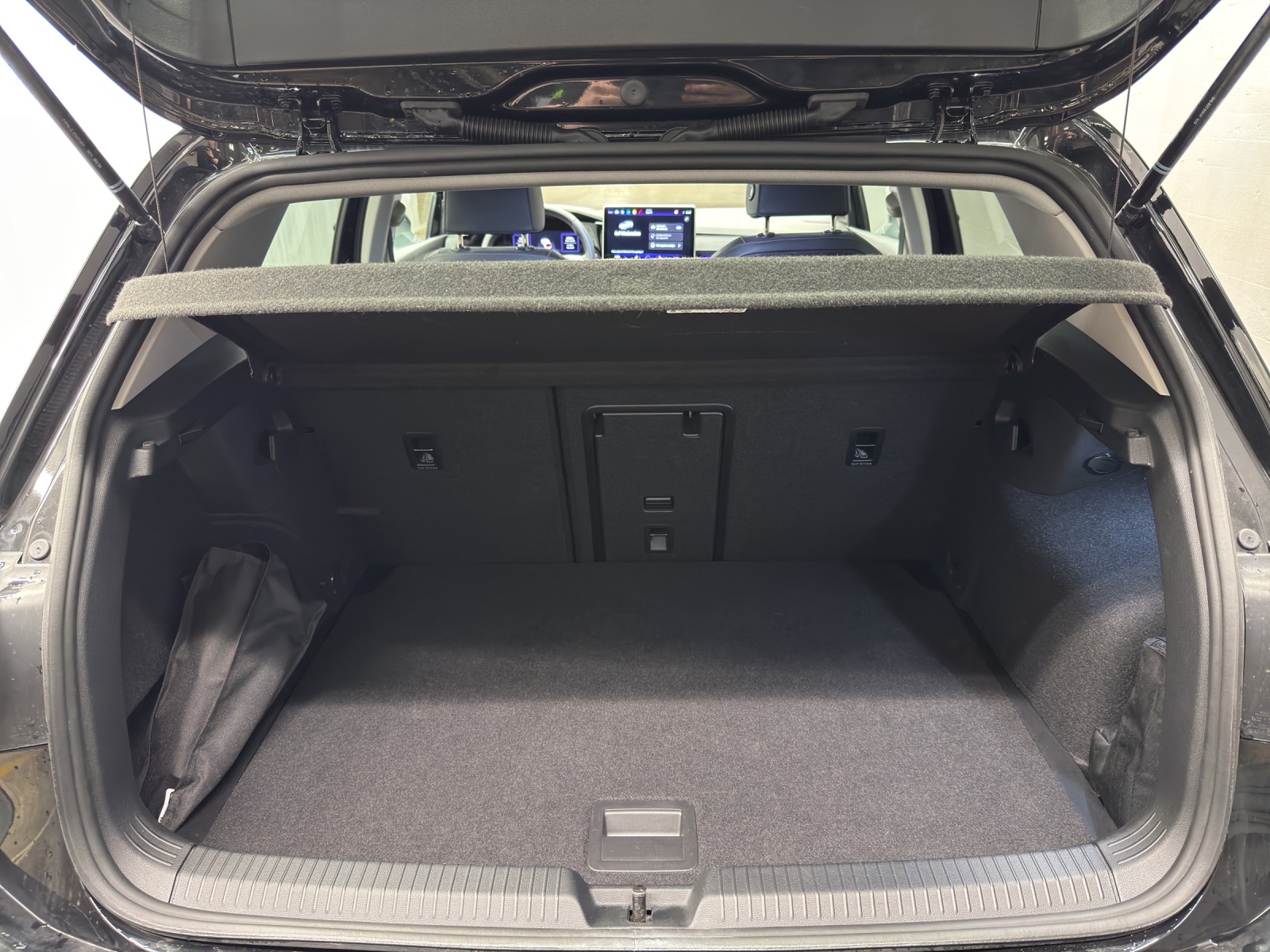 VW Golf VIII 1.5 eTSI Life DSG-image-10