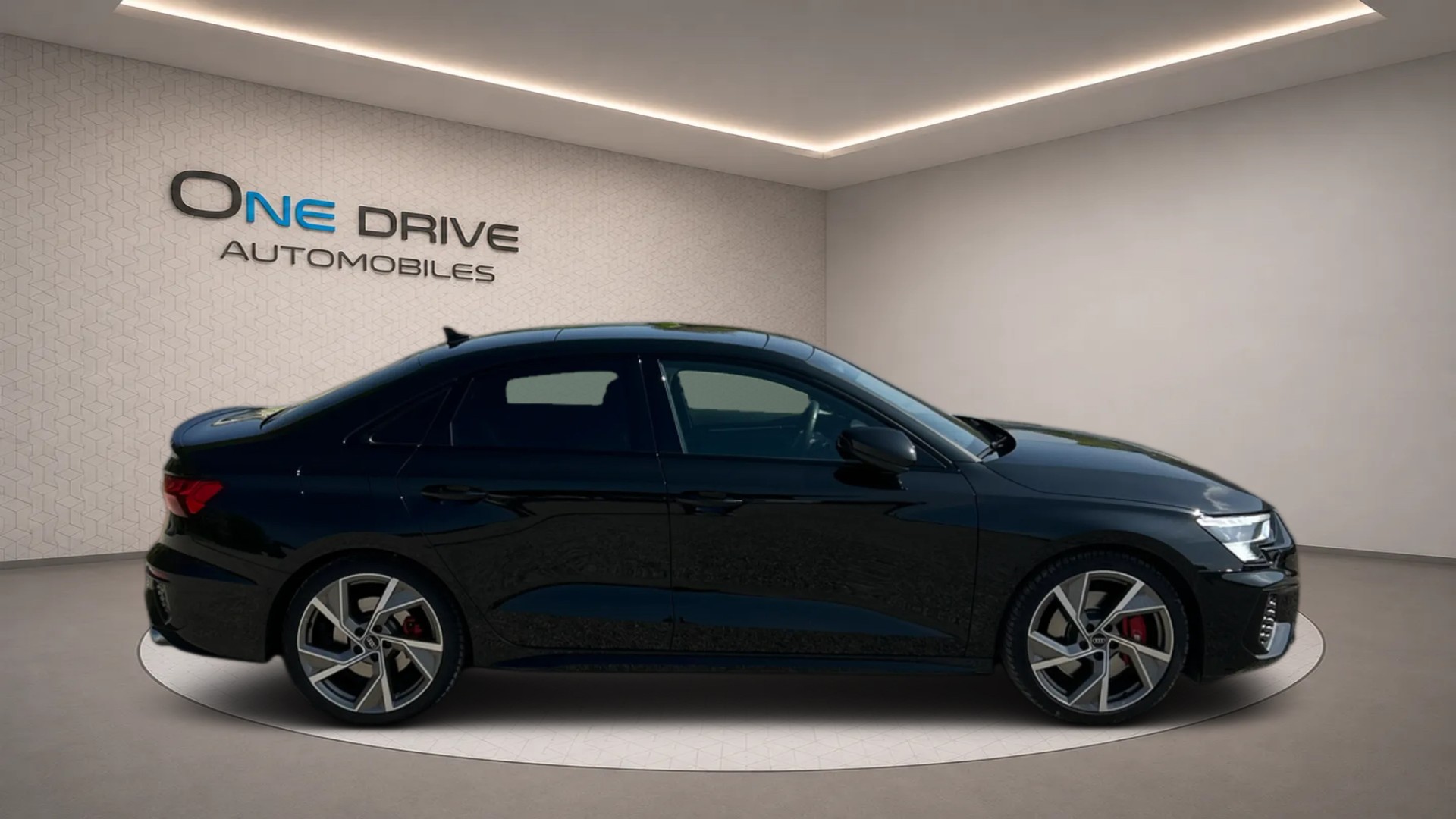 AUDI S3 Limousine 2.0 TFSI quattro S-tronic-image-3