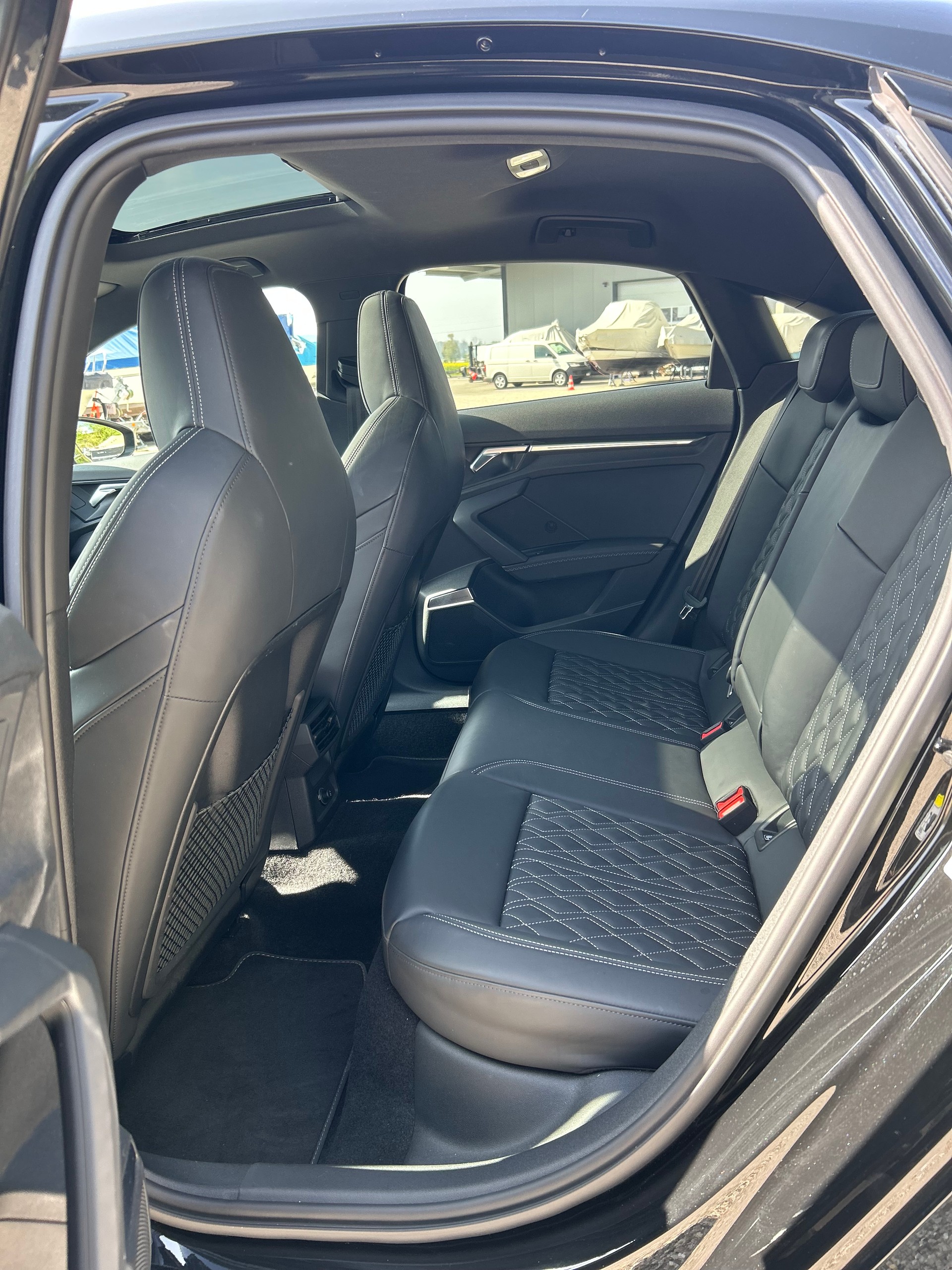 AUDI S3 Limousine 2.0 TFSI quattro S-tronic-image-14