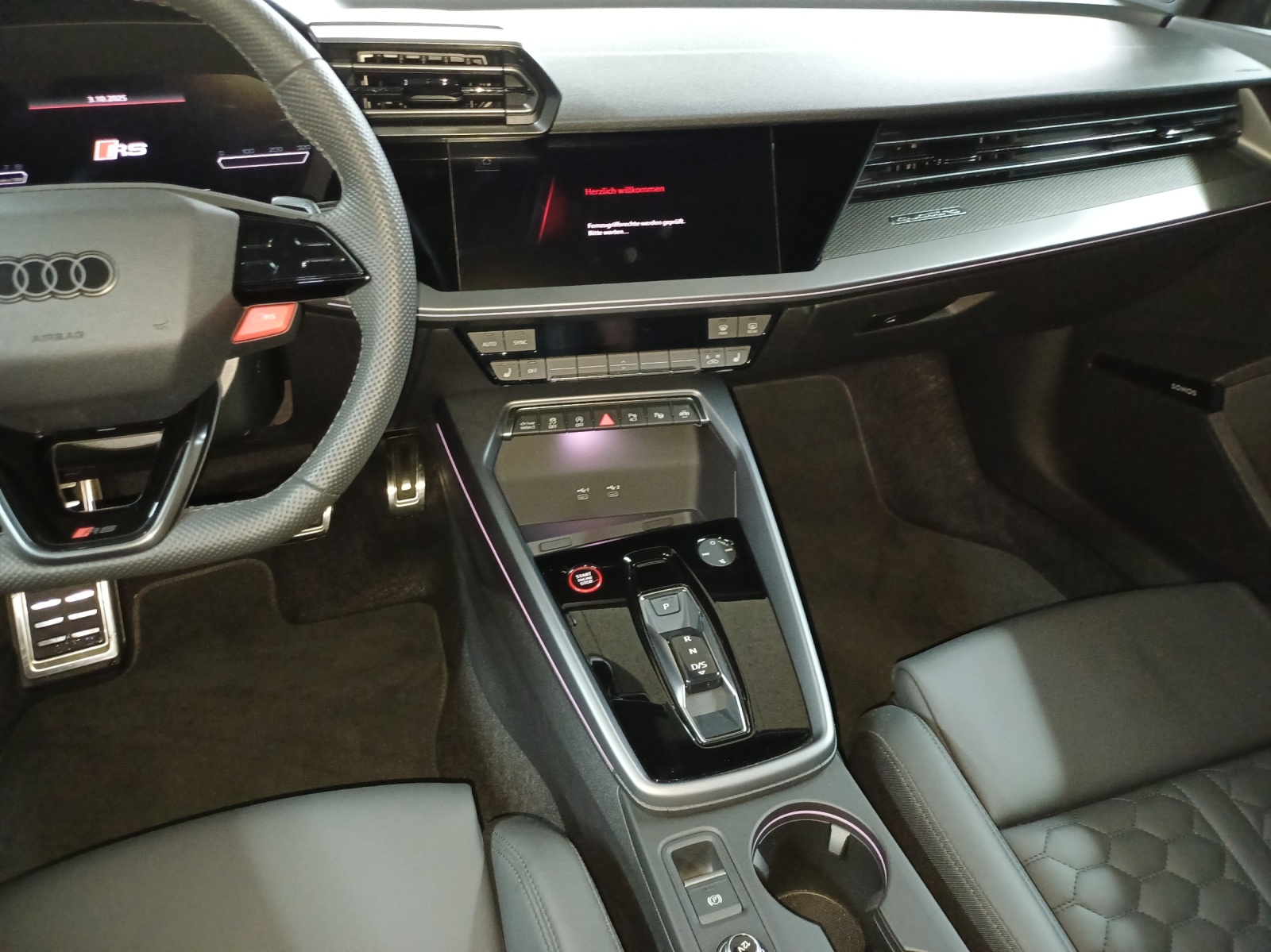 AUDI RS3 Sportback 2.5 TSI quattro S-tronic-image-9