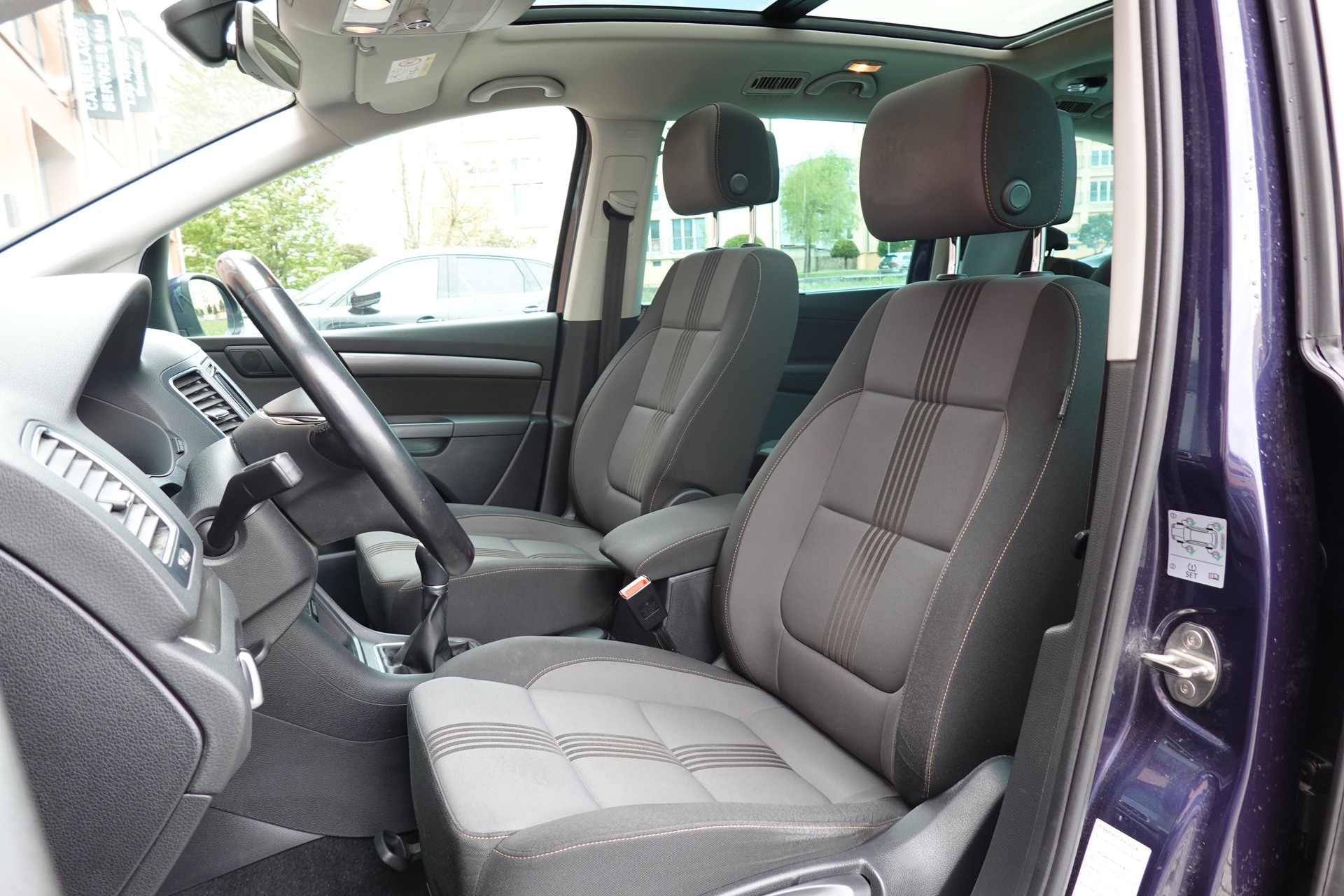 VW Sharan 1.4 TSI Allstar * Véhicule CH * 7 Places * 8 Roues complètes * Clime sieges arriere * Tempomat *-image-24